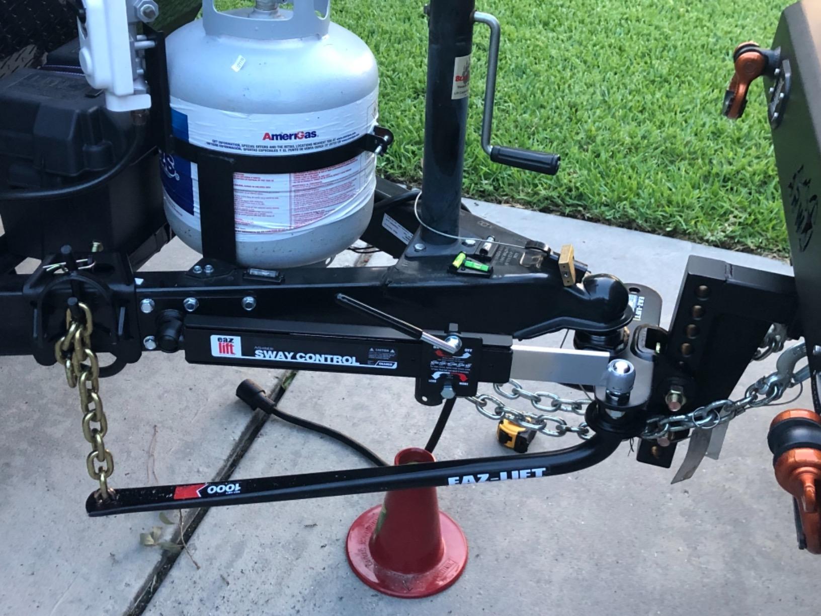 Camco Eaz-Lift Elite 1,000lb Weight Distribution Hitch Kit with Manually Adjusted Sway Control - Ready-to-Tow with Pre-Installed Hitch Ball, Sway Control Ball, U-Bolts, & Chain Package (48058) customer photo 2