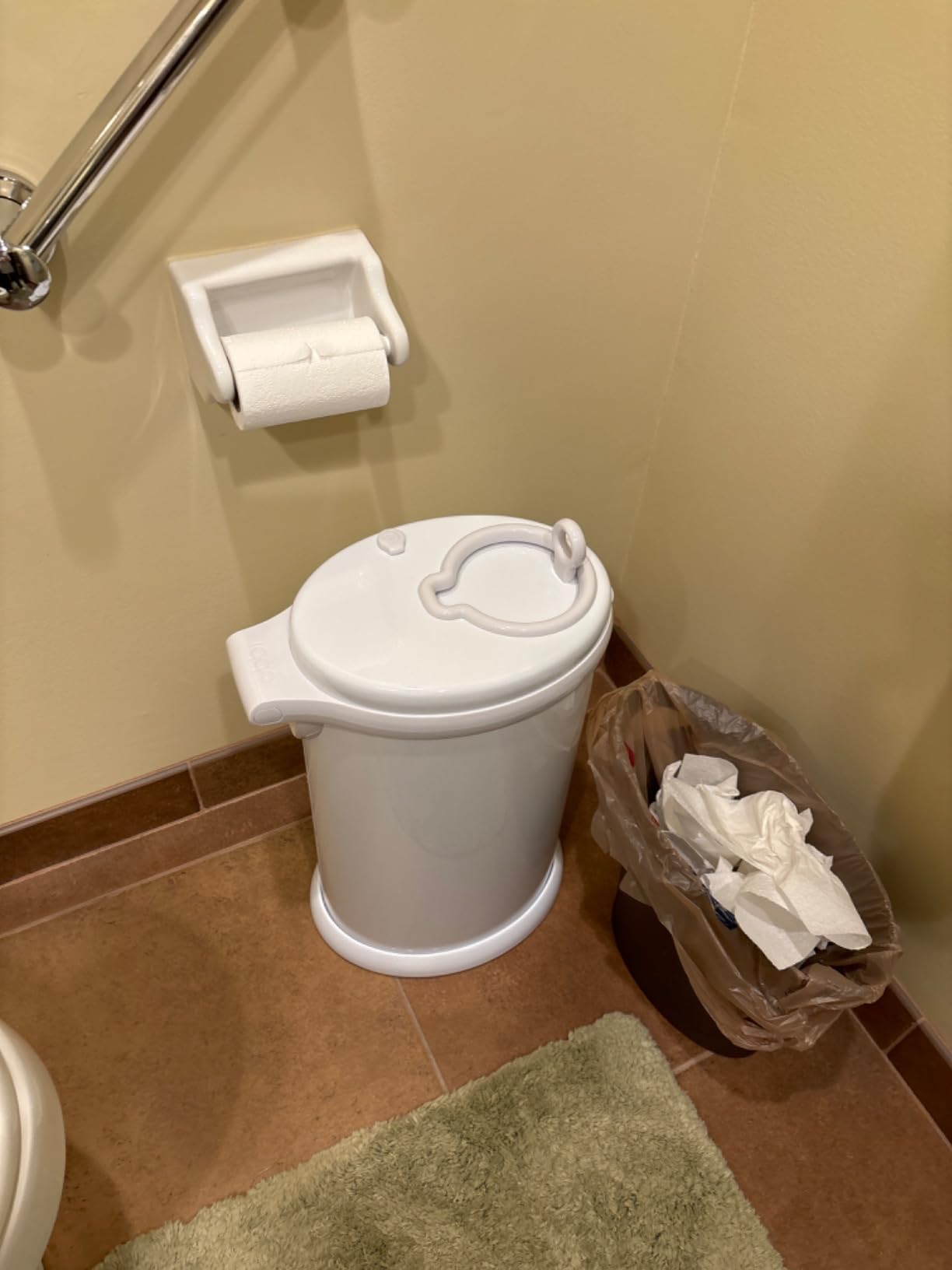 Ubbi Stainless Steel Diaper Pail, No Special Bags, Odor-Locking, White customer photo 1