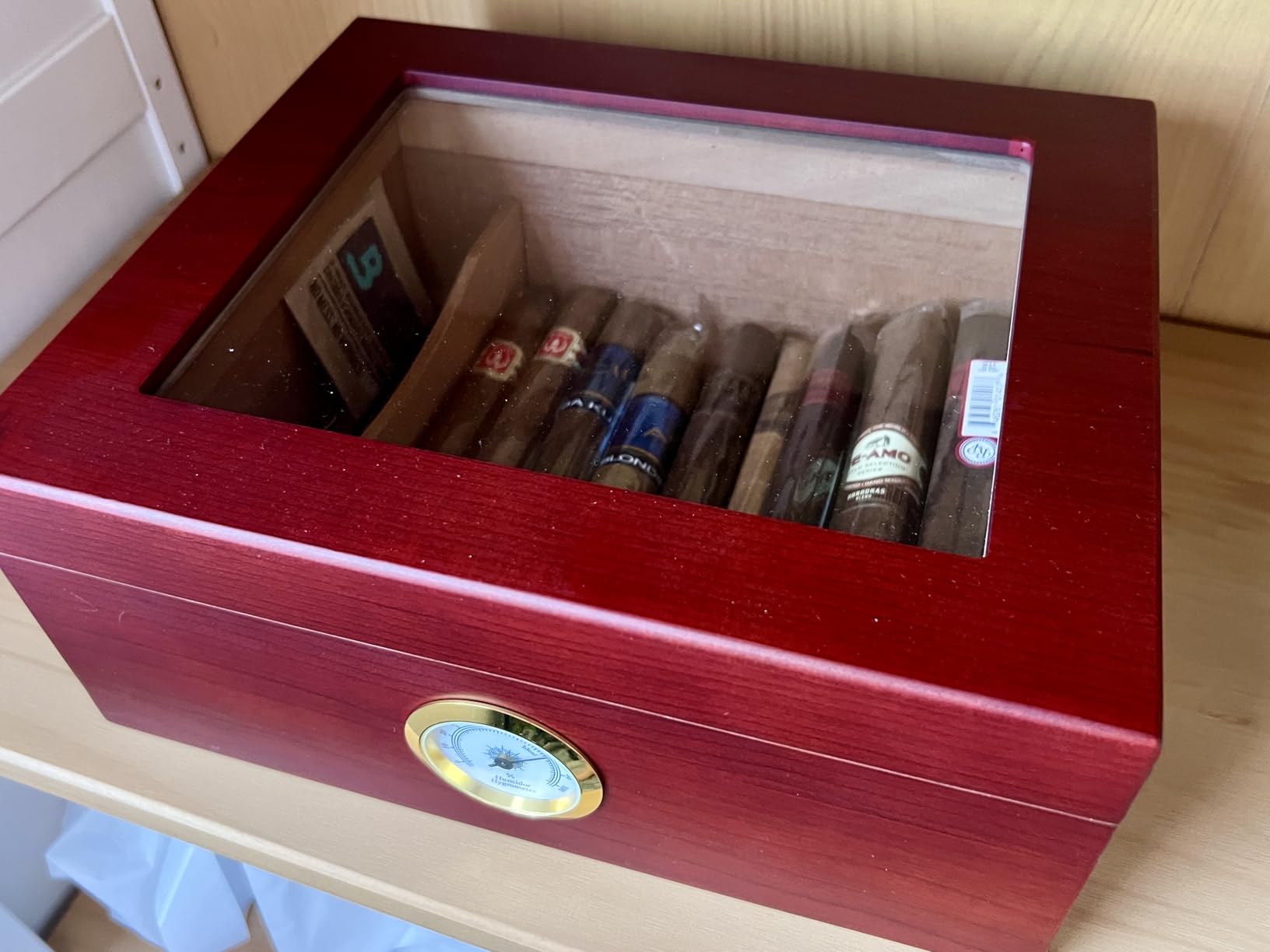 Premium Cigar Humidor for 25-50 Cigars - Elegant Humidor humidor with Hygrometer and Humidifier - Cedar Lined Cigar Box for Optimal Humidity Control (Analog) customer photo 1