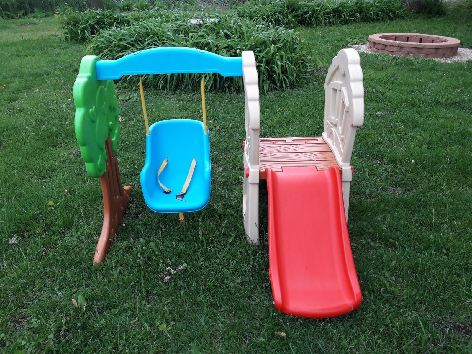 Little Tikes Hide & Seek Climber and Swing, Indoor Outdoor with Slide - Easy Set Up - Toddler Playset, 53.50''L x 52.00''W x 41.00''H customer photo 2