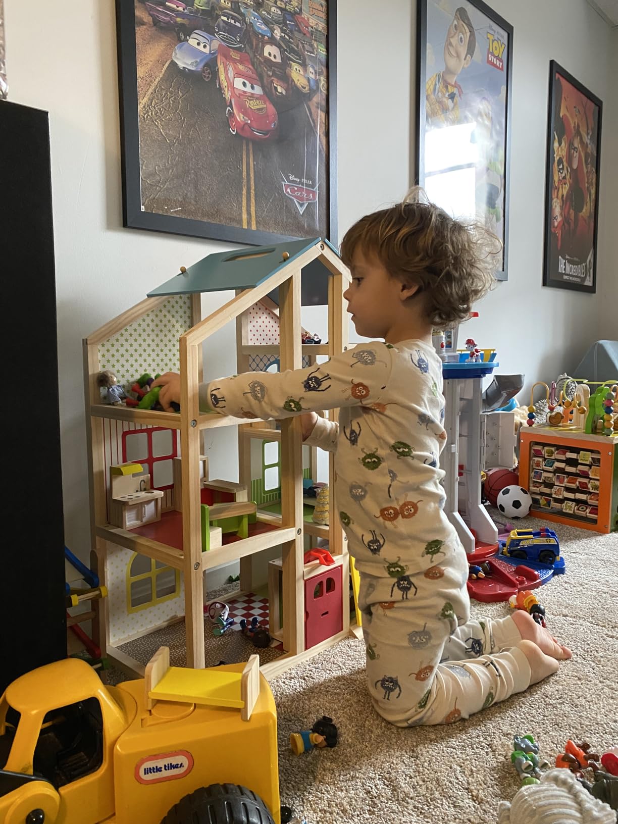 Melissa & Doug Wooden Hi-Rise Dollhouse with 15 Furniture Pieces, Garage, Working Elevator Preschool Dollhouse for Kids Ages 3+ customer photo 2
