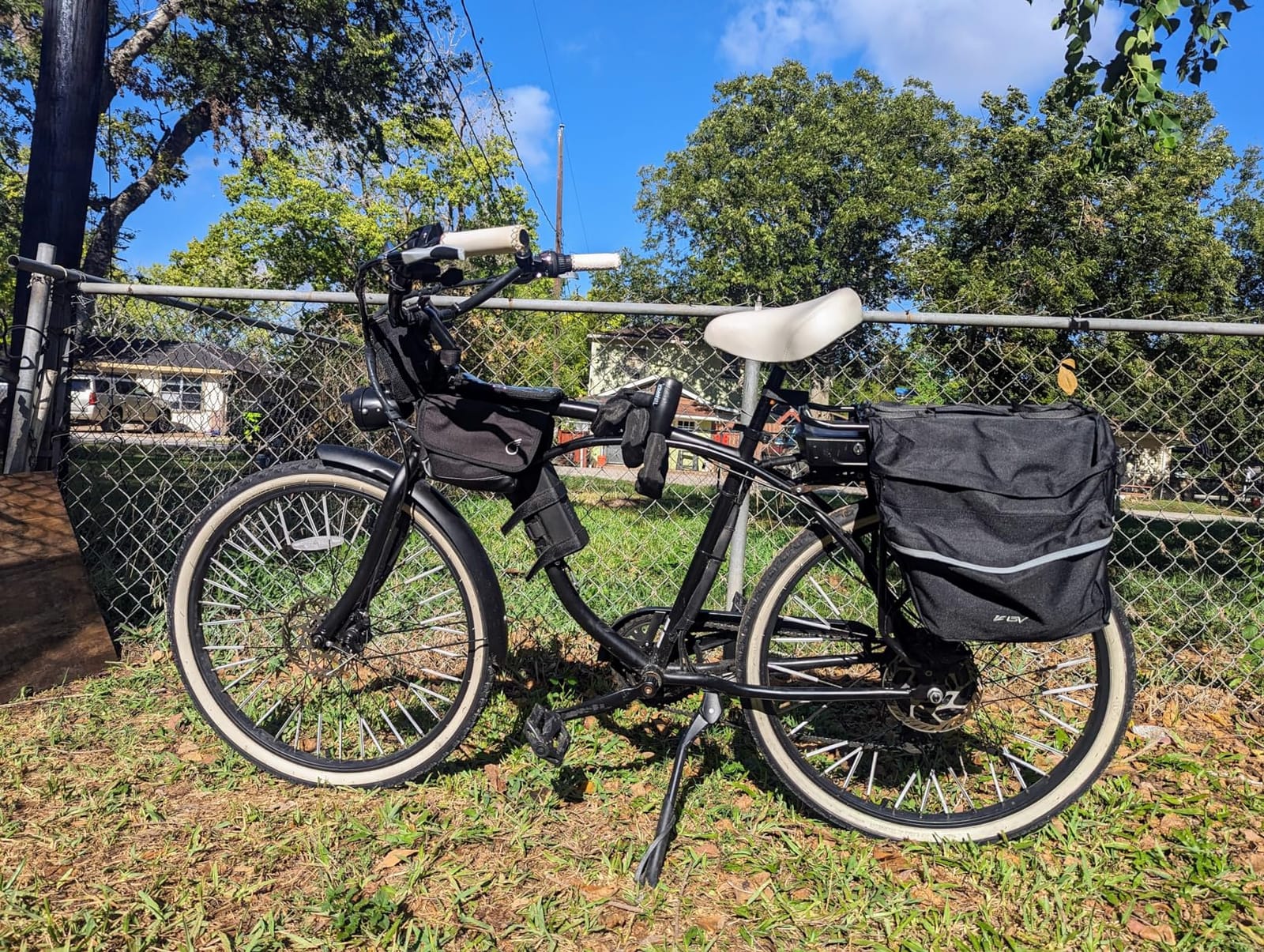 BV 26L Rear Bike Bag - Bike Saddle Bag with 4 Zippered Compartments & Adjustable Hooks - Water-Resistant Bike Bags for Bicycles with Reflective Trim, Taillight Hanger & Handle - Fits Most Racks customer photo 1