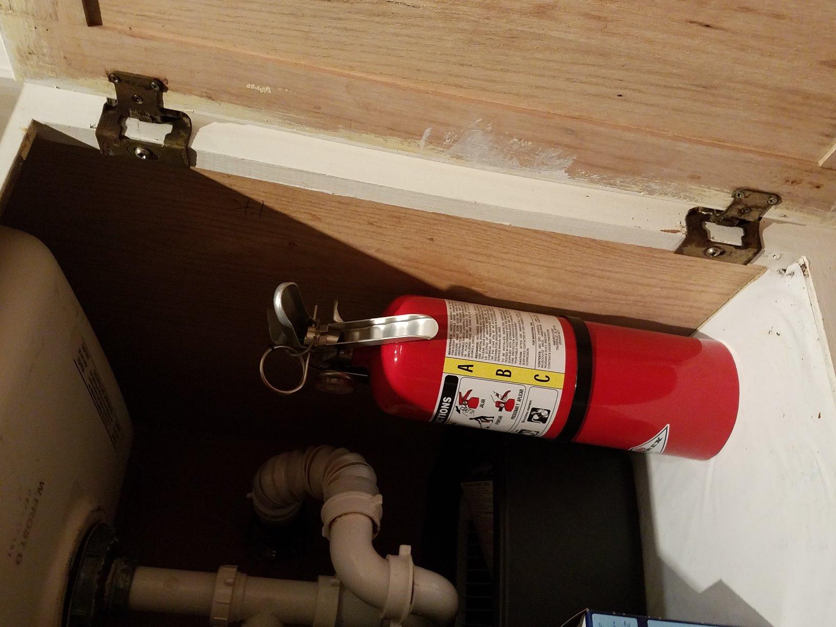 Amerex B402, 5 lb. ABC Dry Chemical Fire Extinguisher, with Wall Bracket customer photo 1