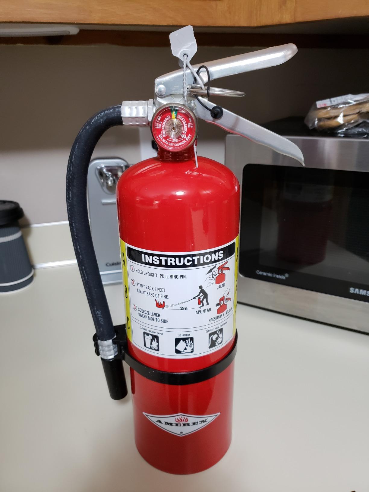 Amerex B402, 5 lb. ABC Dry Chemical Fire Extinguisher, with Wall Bracket customer photo 2