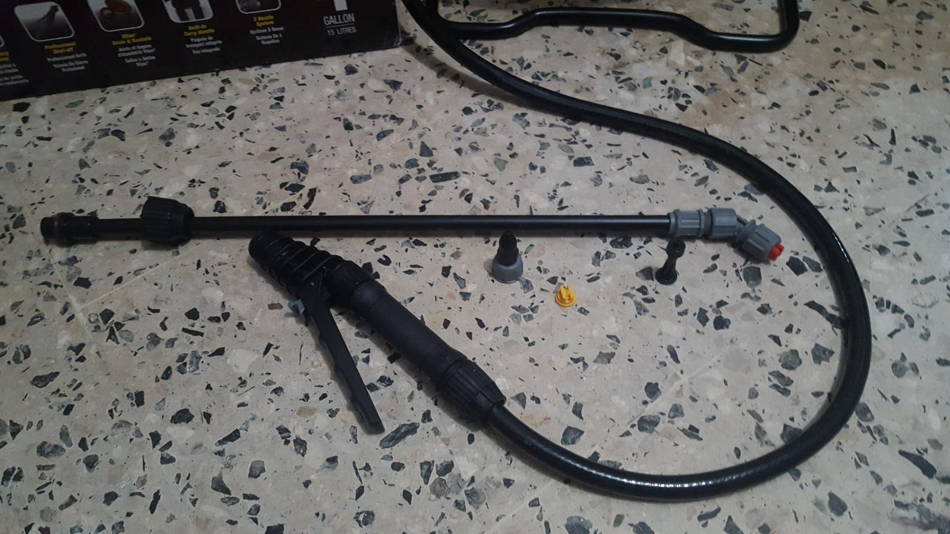Roundup 190314 Backpack Sprayer for Fertilizers, Herbicides, Weed Killers & Insecticides, 4 Gallon customer photo 2