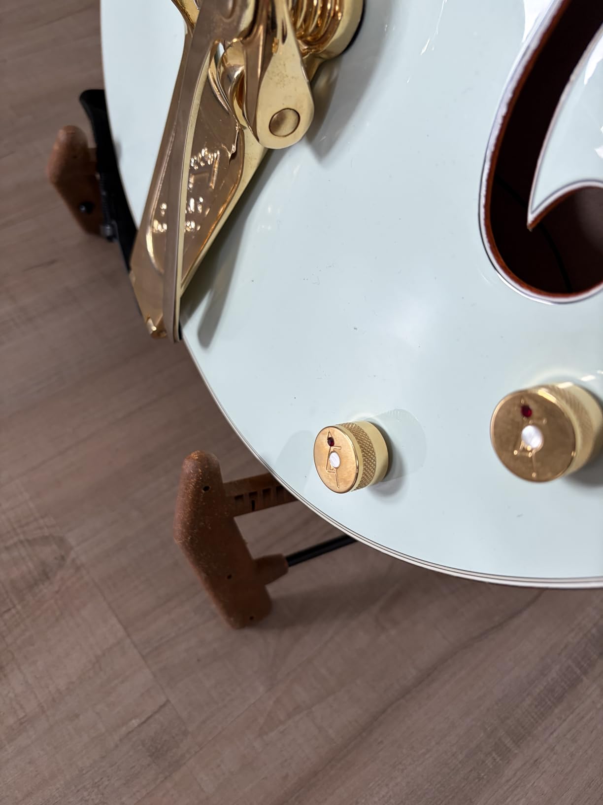 K&M König & Meyer 17580.014.95 Heli 2 Acoustic Guitar Stand | Folding A-Frame for Acoustic Guitars | Adjustable & Collapsible | Sturdy & Durable | Pro’s Choice | German Made Cork Infused Rubber customer photo 2