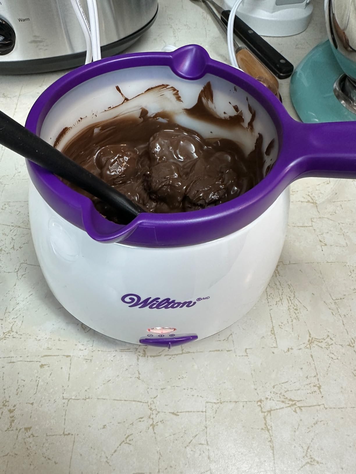 Wilton Candy Melts Melting Pot, Strawberries Cakepops, 2.5-Cup customer photo 2