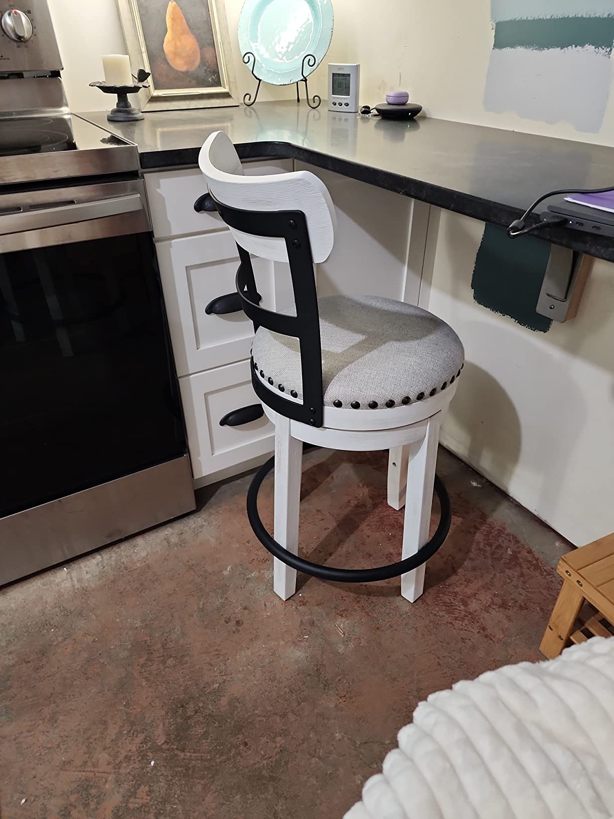 Signature Design by Ashley Pinnadel Counter Height Swivel Bar Stool, Brown customer photo 1