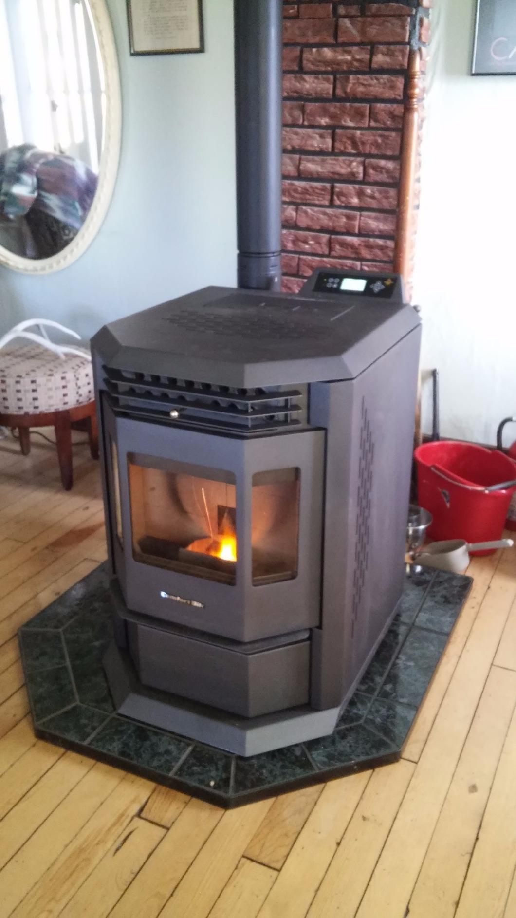 ComfortBilt HP22 Pellet Stove, 2,800 sq. ft., 55 lb. Hopper, Black customer photo 1