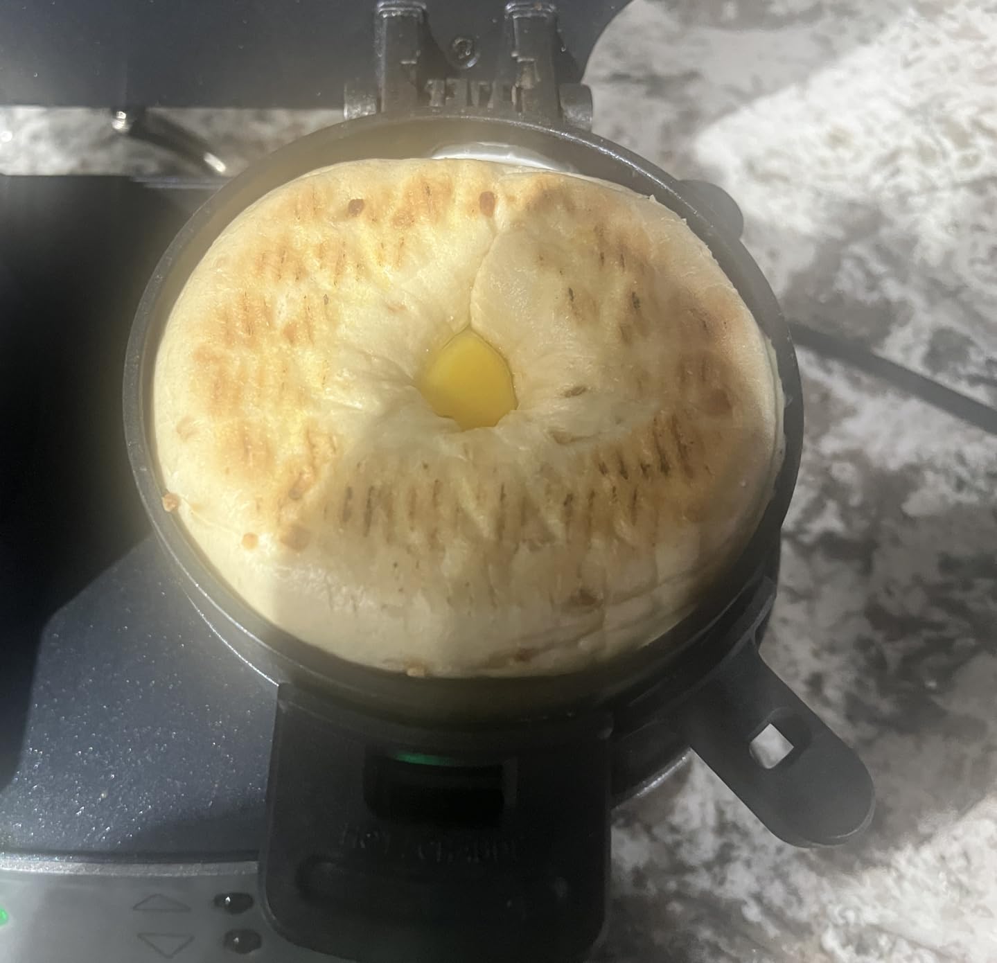 Hamilton Beach Dual Breakfast Sandwich Maker with Egg Cooker Rings & Timer | Perfect for English Muffins, Croissants, Mini Waffles | Customizable & Fast |PFAS-Free | Silver | 25490MNA customer photo 2