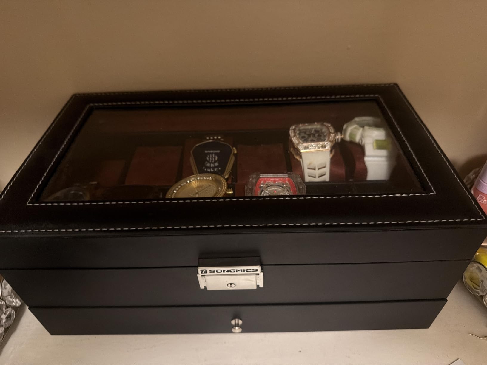 SONGMICS Watch Box, 12-Slot Watch Case Organizer with Large Glass Lid, 2 Layers, Removable Pillows, Metal Lock, Gift for Loved Ones, Black Synthetic Leather, Gray Lining UJWB012 | For Rings, Bracelets, Gift Idea, Black Synthetic Leather, Gray Lining, BRIDIE Collection, UJWB012G01 customer photo 1