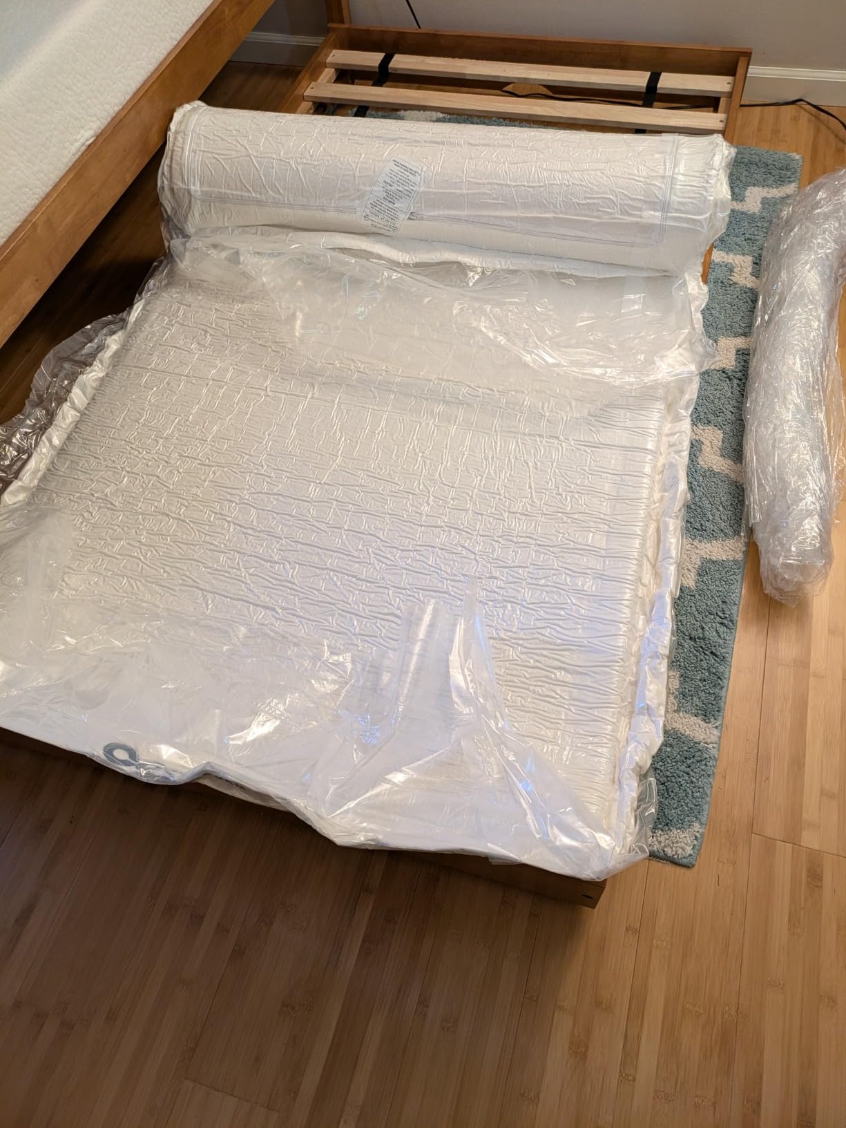 COOL GEL Memory Foam 8-Inch Mattress with Pillow, CertiPUR-US Certified, Mattress in a Box, Short Queen, White customer photo 2