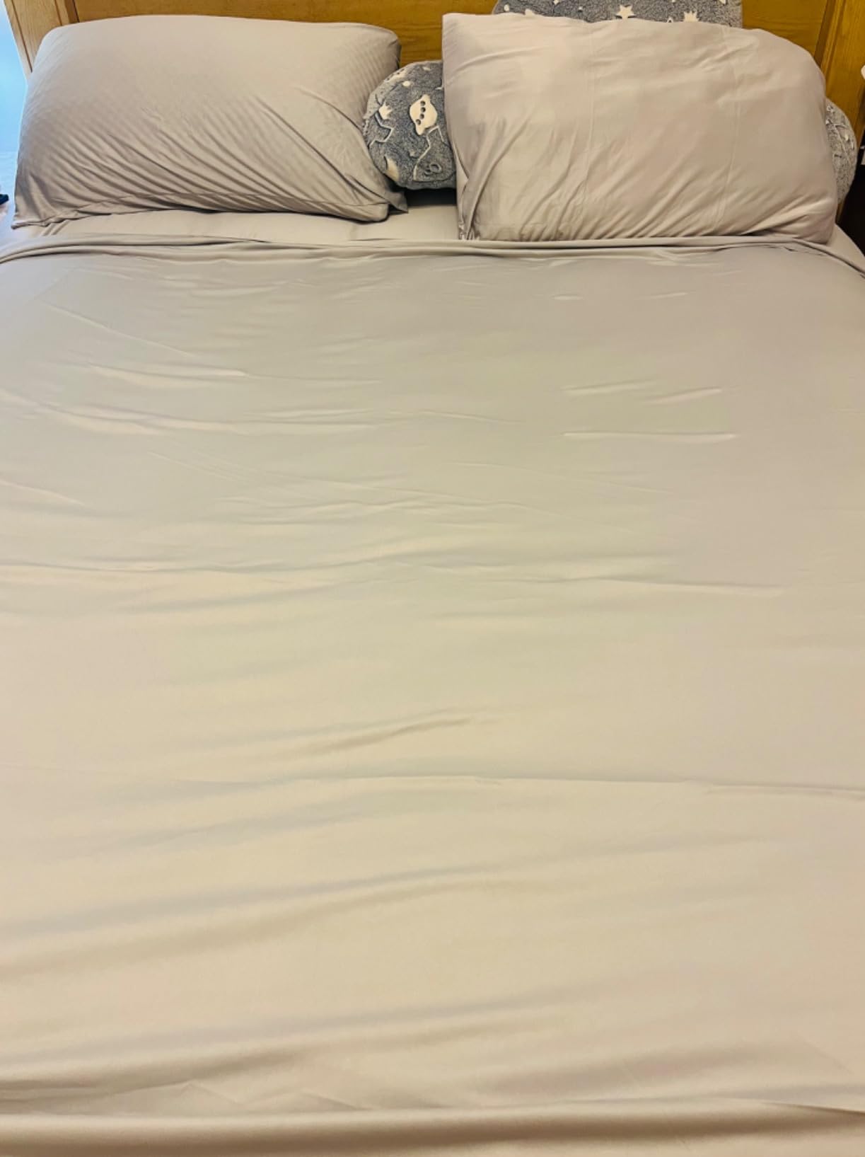 Bedgear Dri-Tec Sheet Set – Moisture Wicking Technology, Breathable, Cooling Sheets – Flat Sheet, Fitted Sheet, Pillowcases – for All Mattress Types, Bedding Dorm Apartment Essentials, Queen, Gray customer photo 1