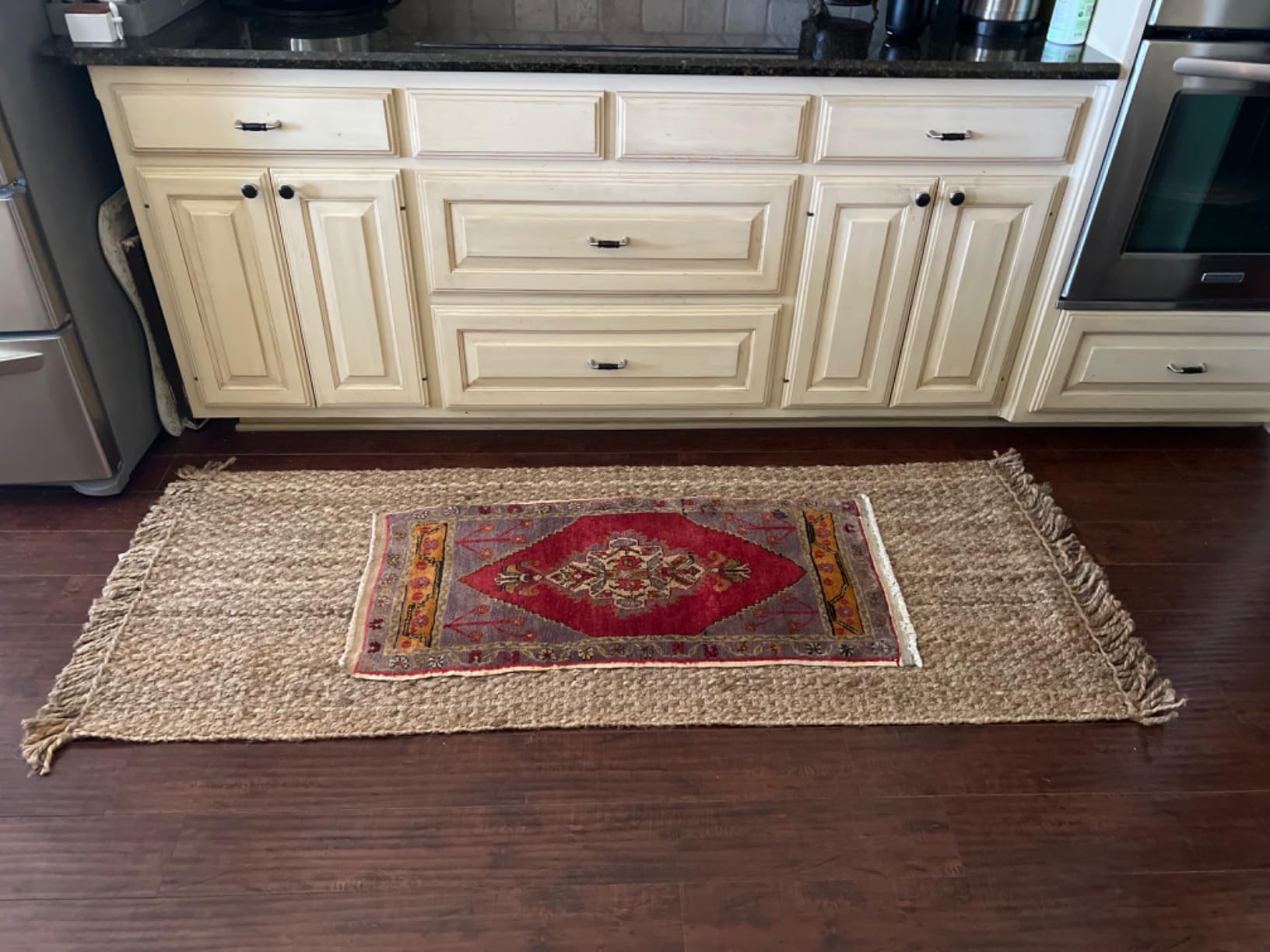 SAFAVIEH Natural Fiber Collection Accent Rug - 4' x 6', Natural, Handmade Tassel Jute, Ideal for High Traffic Areas in Entryway, Living Room, Bedroom (NF467A) customer photo 2