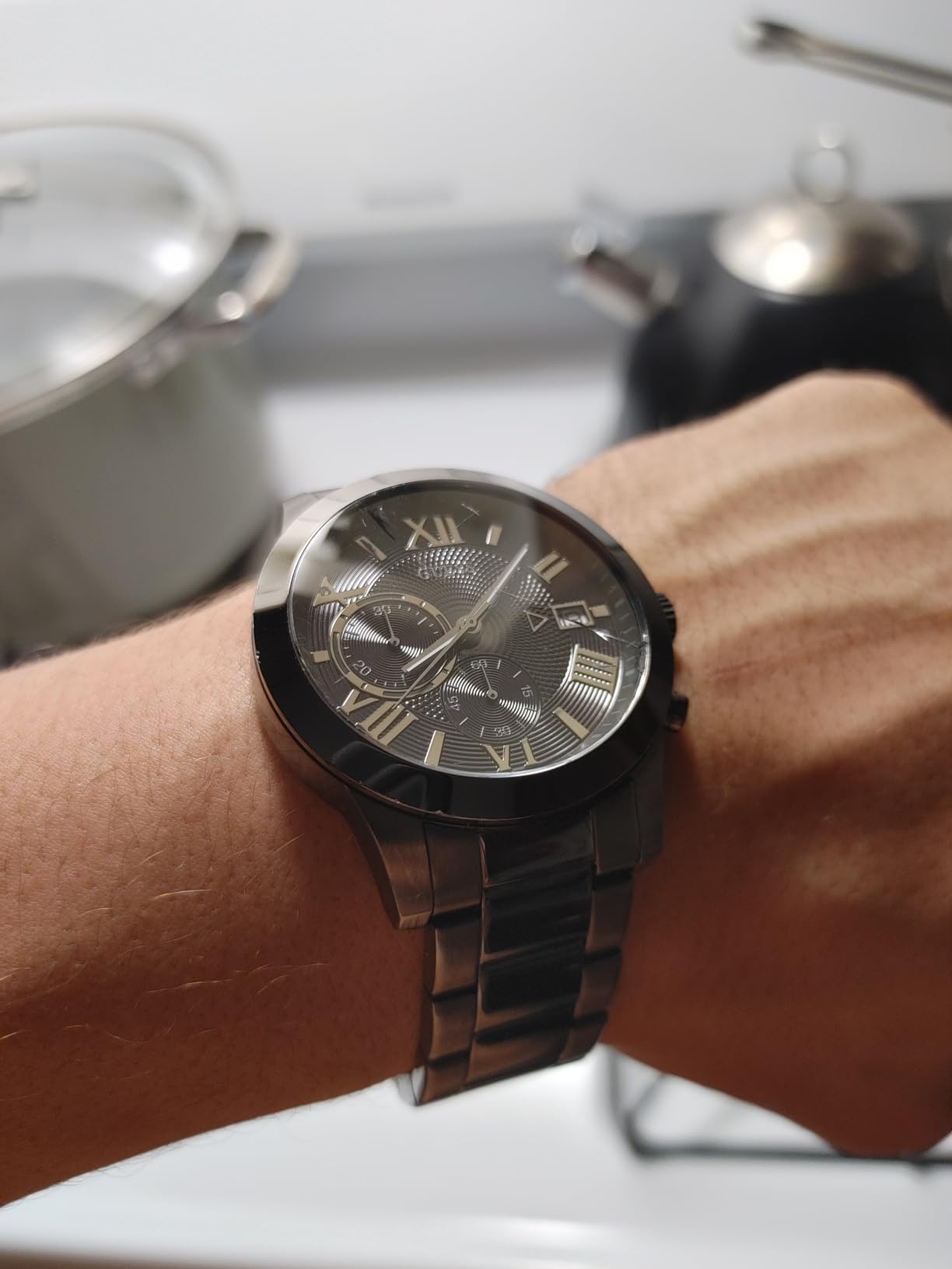 Guess Men's Analog Dress Watch| Stainless Steel Case| 50M Water Resistance customer photo 2