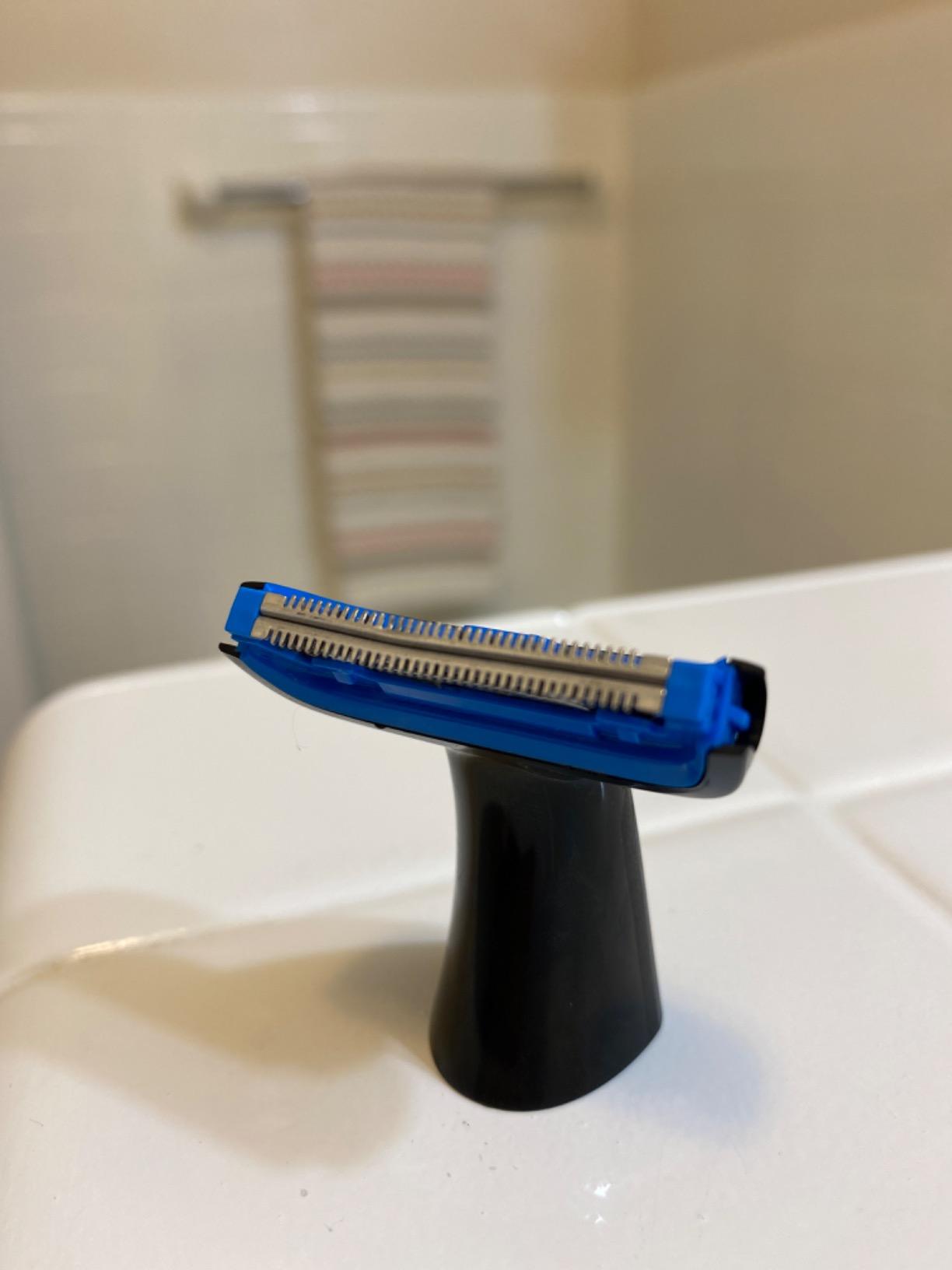 Philips Norelco Bodygroom 1100, Black | Body Hair Trimming, Skin Protection System, Bi-Directional Trimmer, Showerproof Grooming, AA Battery, Travel Ready customer photo 1