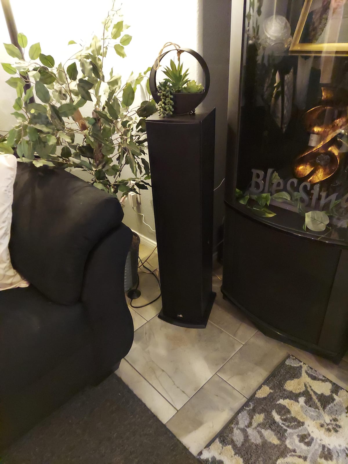 Polk Audio T50 Home Theater Floor Standing Tower Speaker 150W, Black customer photo 1