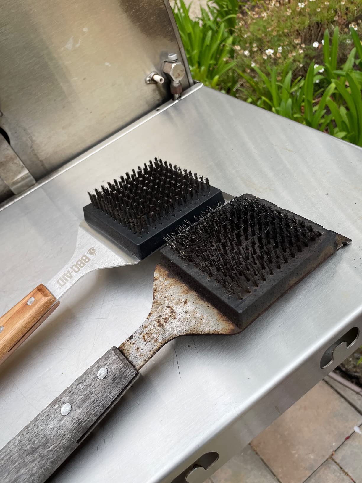 BBQ-Aid Grill Brush and Scraper for Barbecue – Grill Brush for Outdoor Grill with Extended, Large Wooden Handle and Replaceable Stainless Steel Bristles Head –No Scratch- BBQ Grill Brush for Any Grill customer photo 2