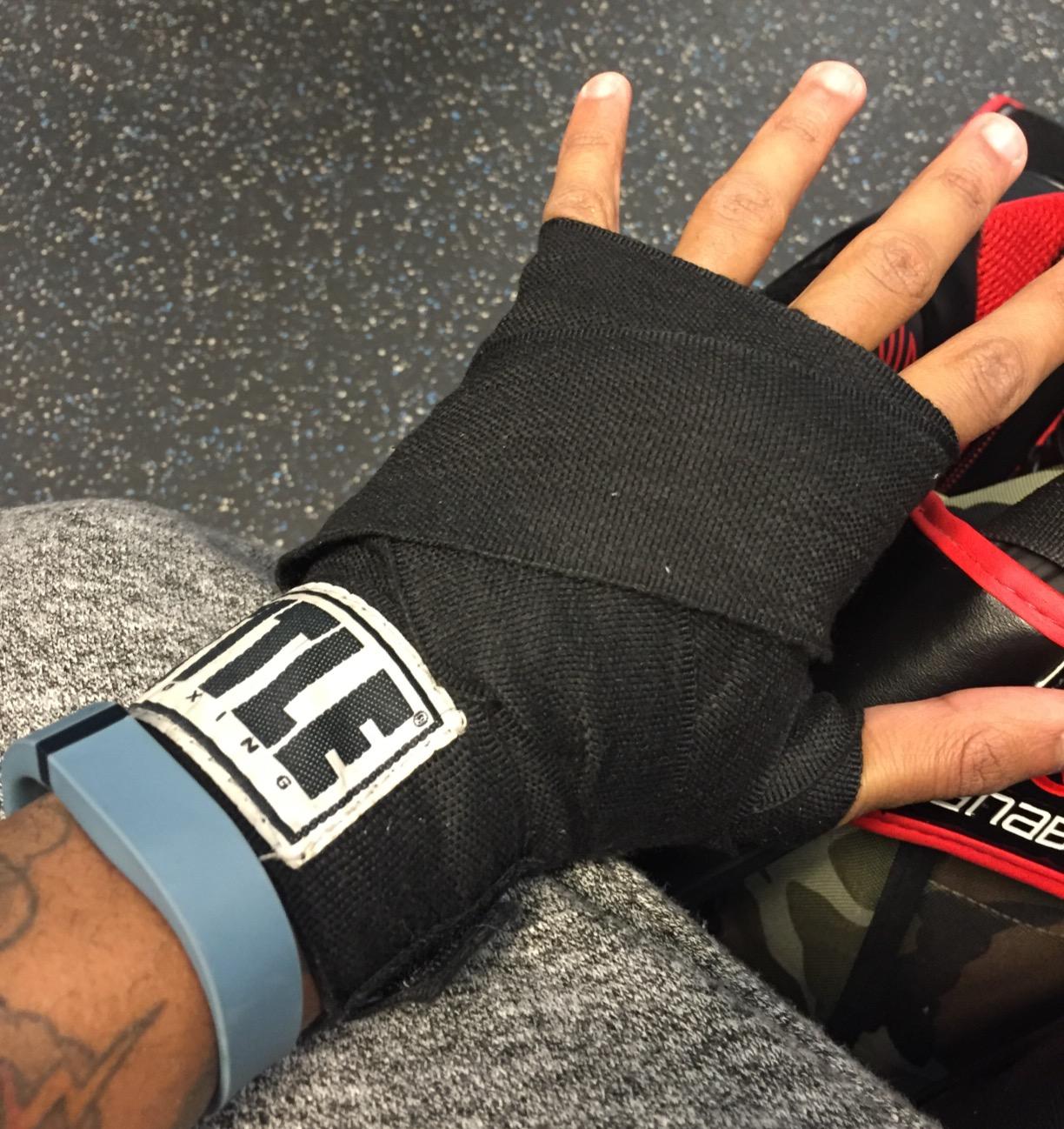 Sanabul Essential Gel Boxing Gloves for Men & Women, Kickboxing MMA, Muay Thai Gloves and Heavy Bag Training Punching & Sparring customer photo 1