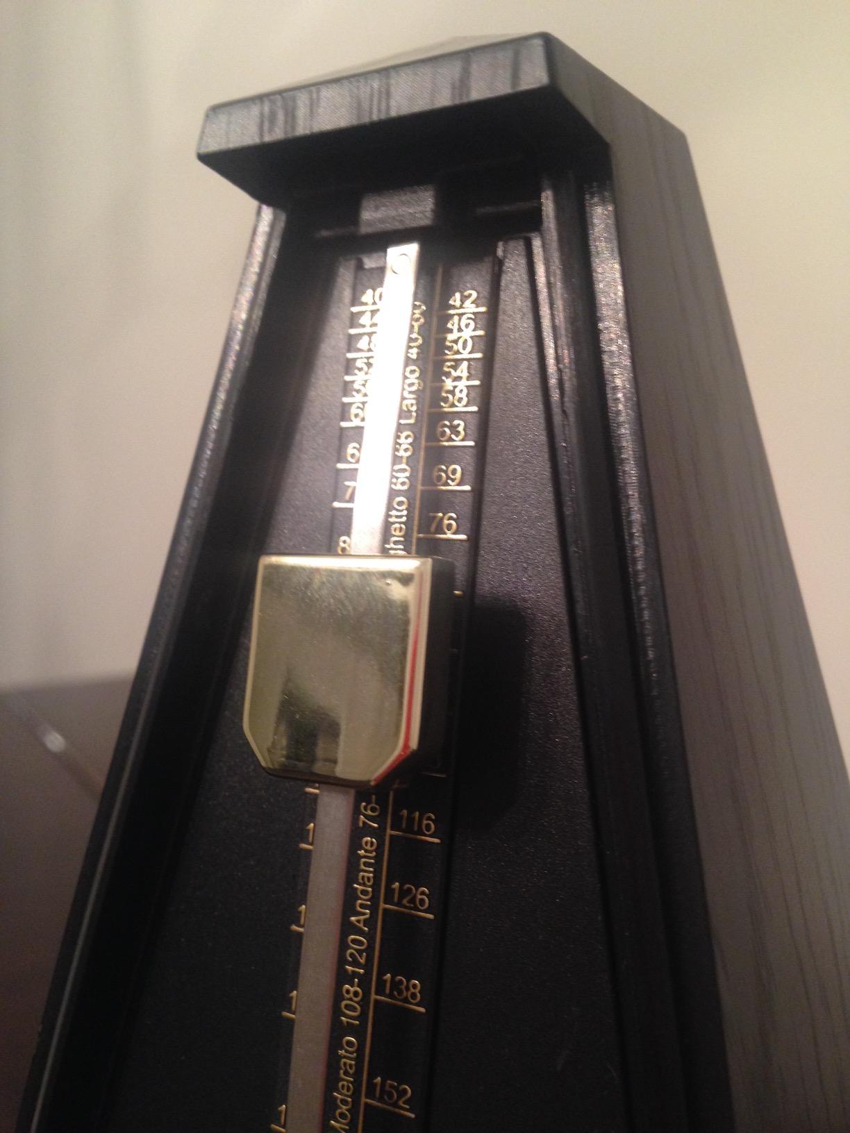 Tempi Metronome for Musicians - Mechanical Metronome for Piano, Metronome for Guitar/Violin or Metronome Music for Adults and Kids (Plastic Brown Grain Veneer) customer photo 1