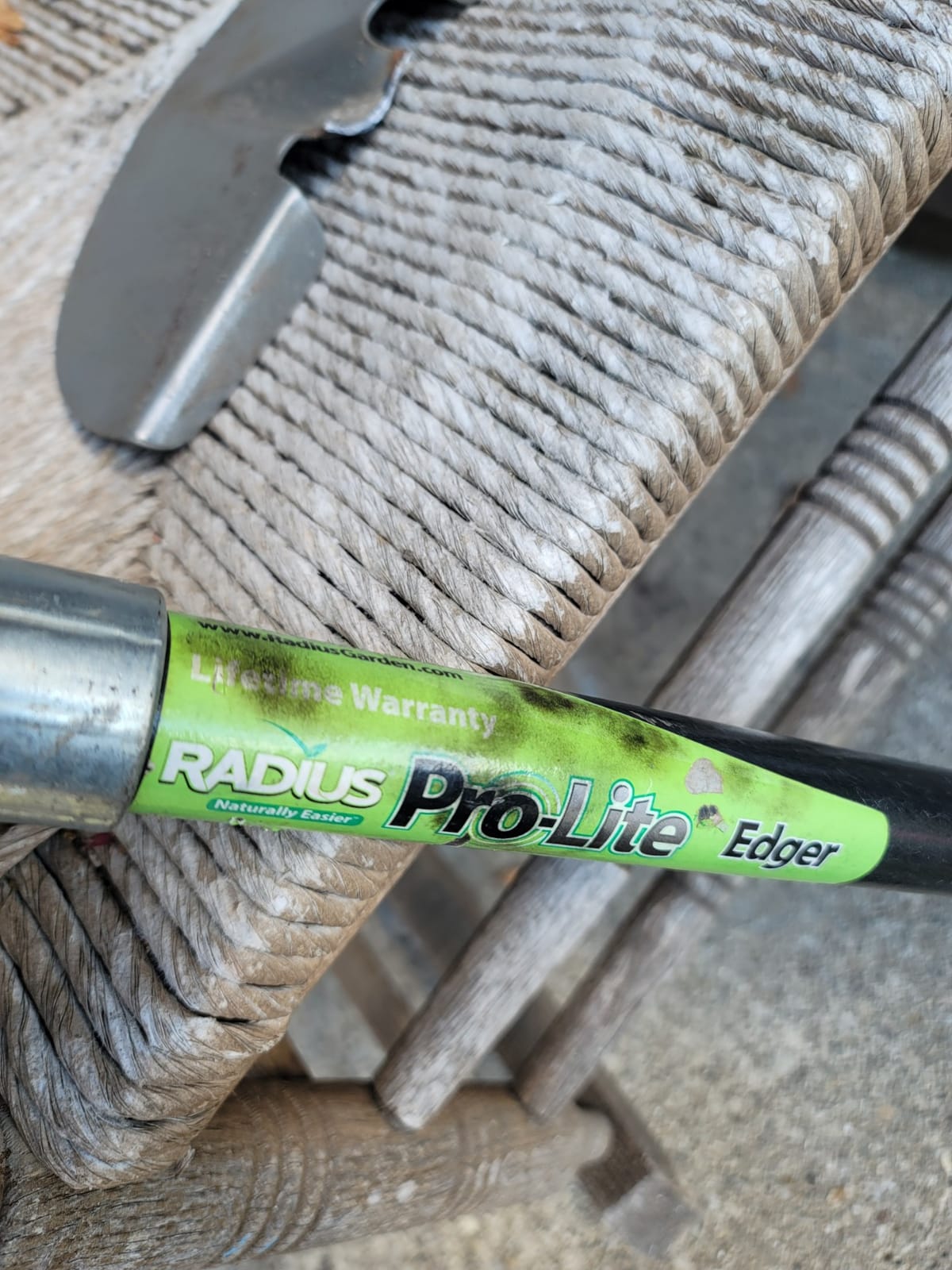 Radius Garden 25602 Pro-Lite Carbon Steel Edger, Green customer photo 1