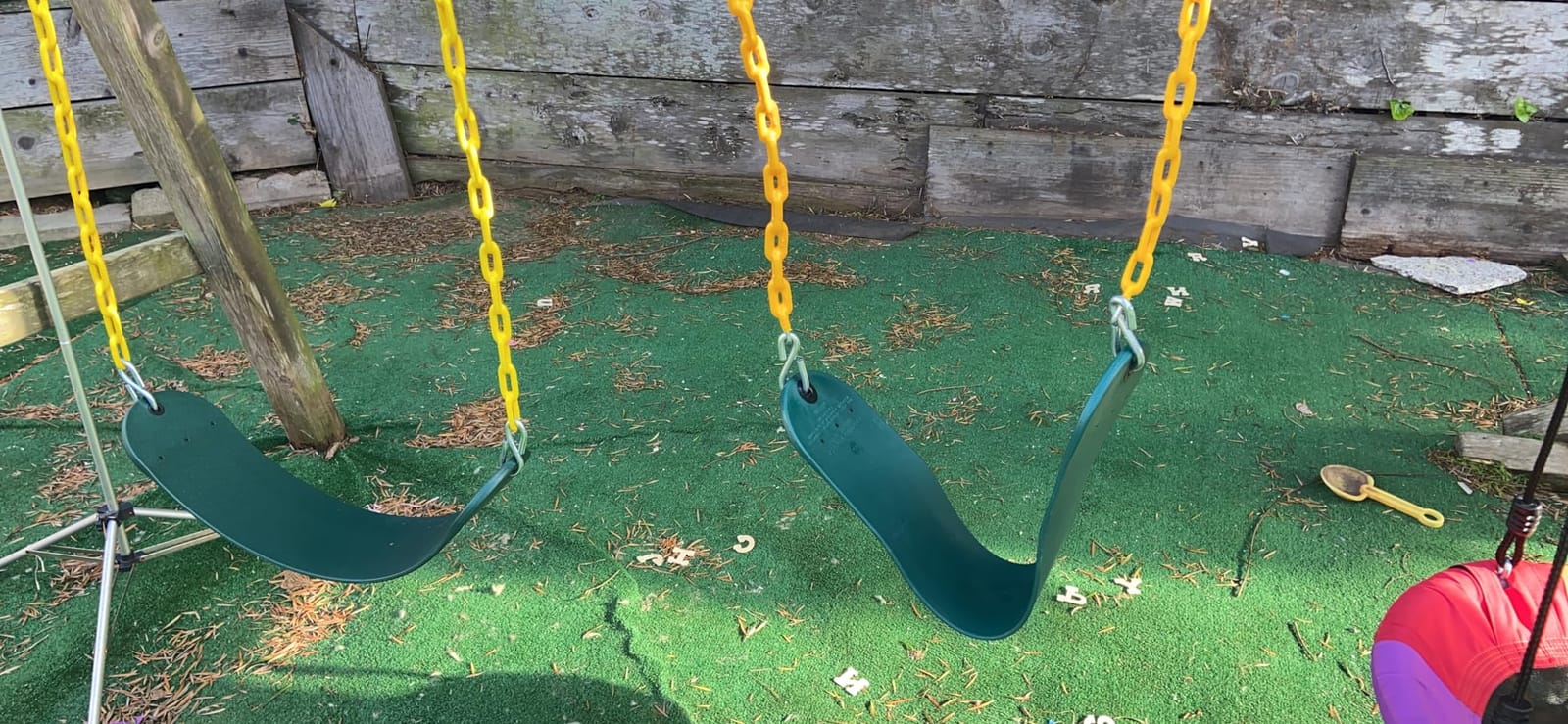 Jungle Gym Kingdom Swing for Outdoor Swing Set - Swing Seat Replacement Kit with Heavy Duty Chains - Backyard Swingset Playground Accessories for Kids - Green, 1 Pack customer photo 1