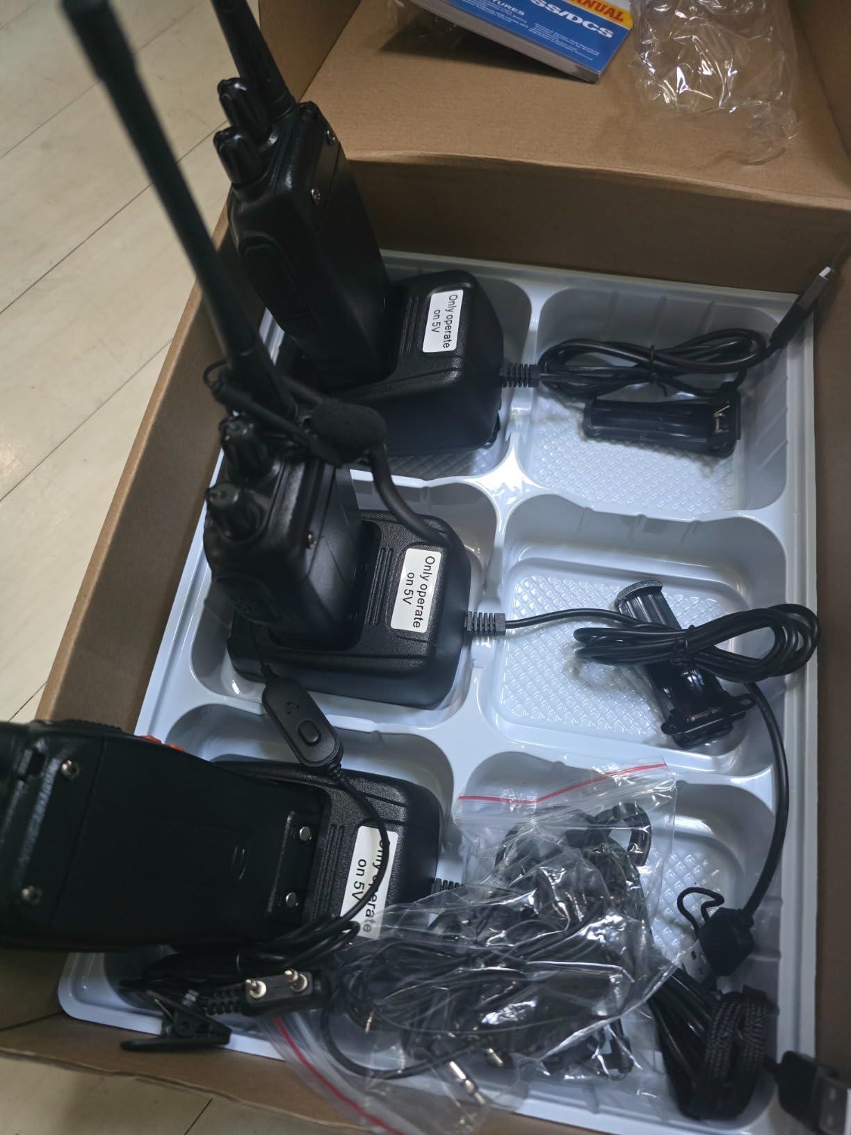 eSynic 2 Pack Rugged Walkie Talkies Kit-Rainproof-3 Miles Long Range-Compact Designed Walky Talky Kit-Flashlight & VOX Hand Free Talking-Rechargeable Charging Base-Gifts for Kids & Adults customer photo 2