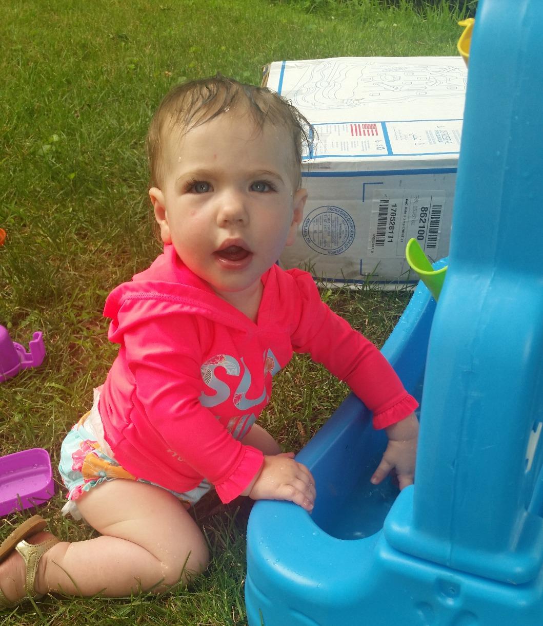 Step2 Waterfall Discovery Wall, Kids Double-Sided Water and Sand Activity Sensory Table, Summer Outdoor Toys, 13 Piece Toy Accessories, For Toddlers 1.5+ Years Old customer photo 1