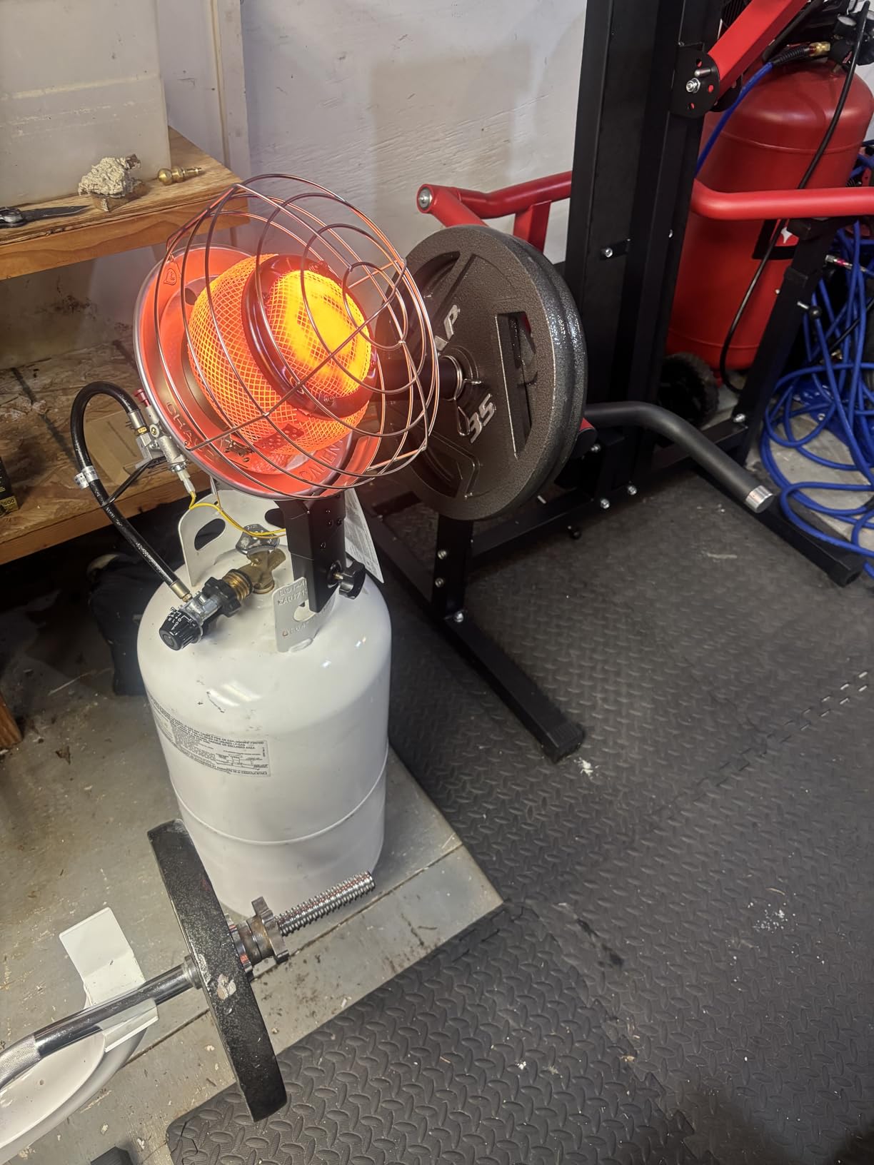 Mr. Heater Original 540-Degree 45,000 BTU Tank Top Radiant Propane Heater customer photo 2