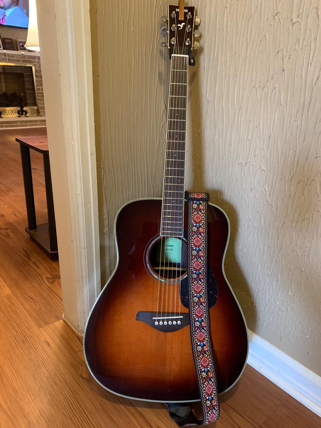 Yamaha FG830 Solid Top Folk Guitar, Natural customer photo 2