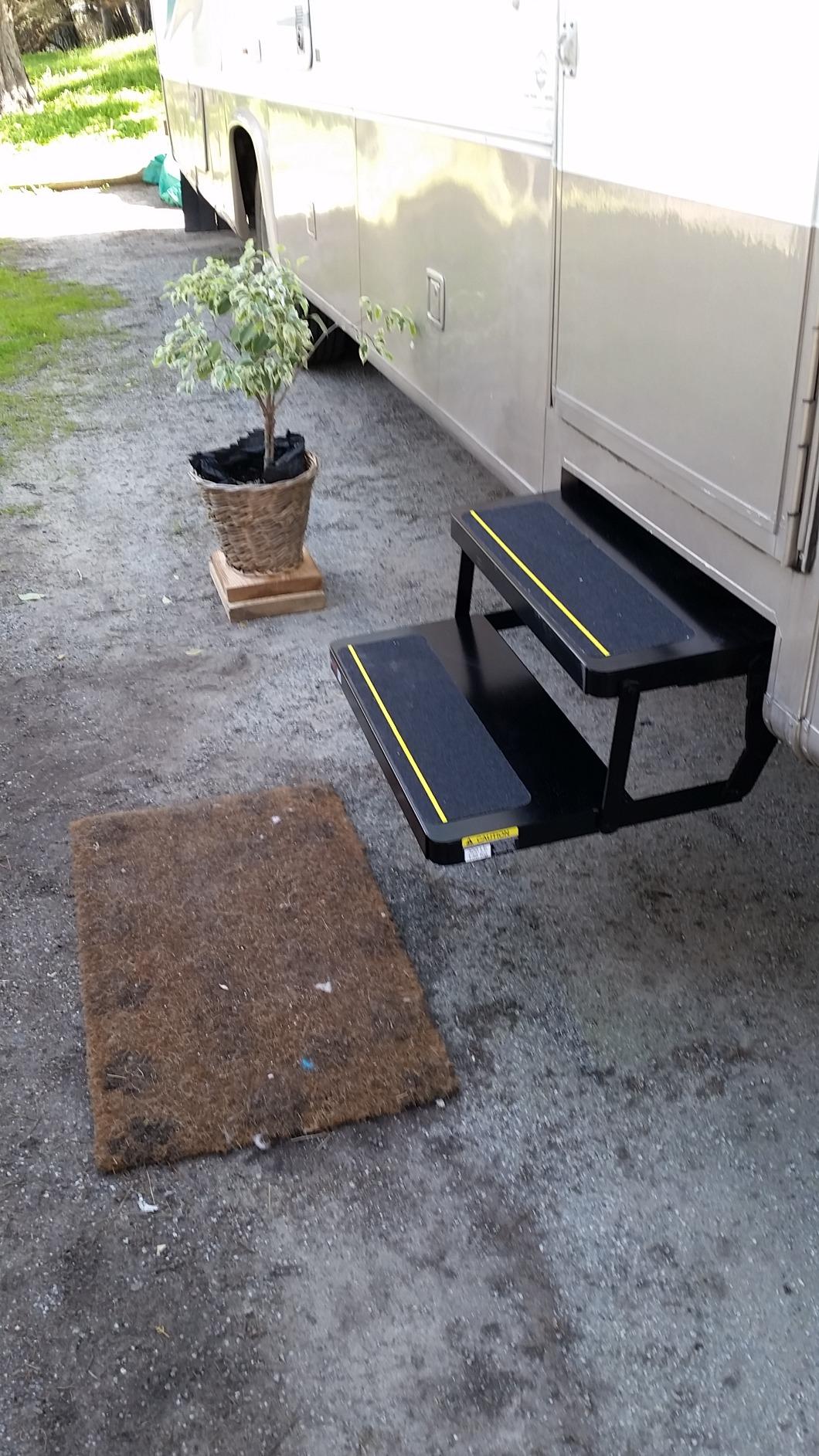 Kwikee 32 Series Electric Step Assembly with Logic Control Unit and Power Switch Kit for RVs and Travel Trailers customer photo 2