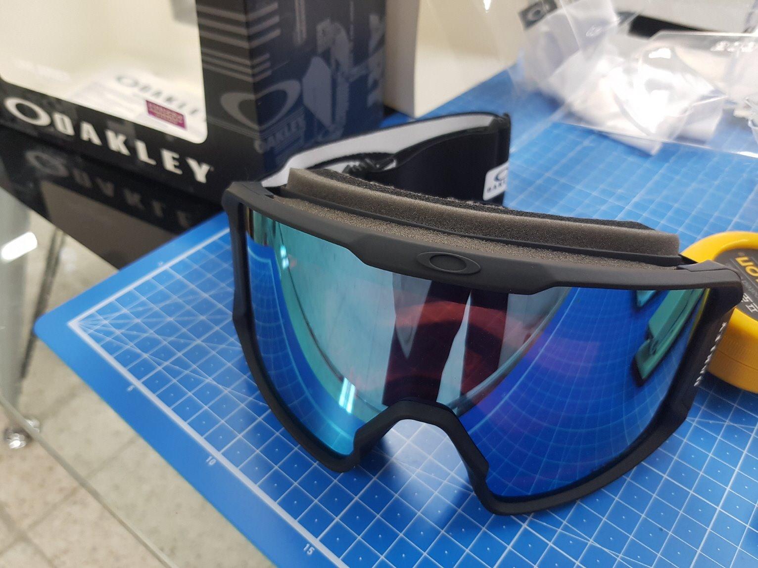 Oakley Line Miner XL Matte Black Prizm Sapphire Iridium, Large customer photo 2