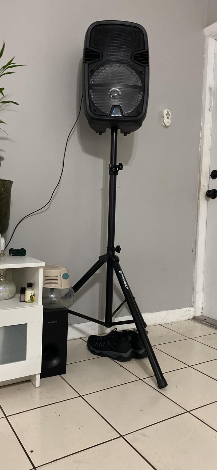 Tripod Speaker Stands Pair for Dj/PA Speaker System Adjustable Height from 4 feet to 6 feet customer photo 1