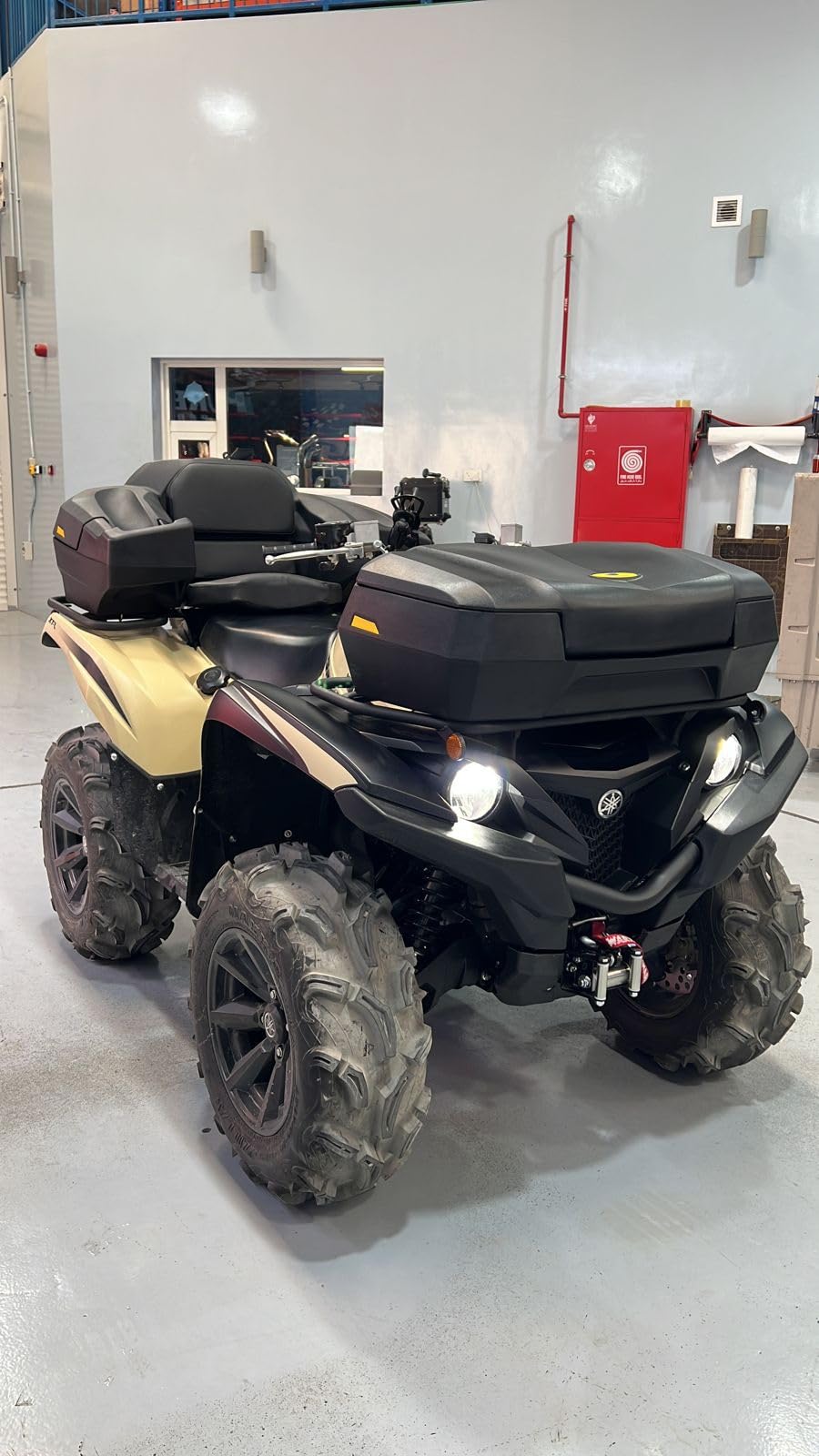 Black Boar ATV Front Storage Box - Features Durable Polyethylene Design w/Stainless Steel Lockable Latches - includes Mounting Hardware - Easily Attaches to Front Tubular Racks (66011) customer photo 1