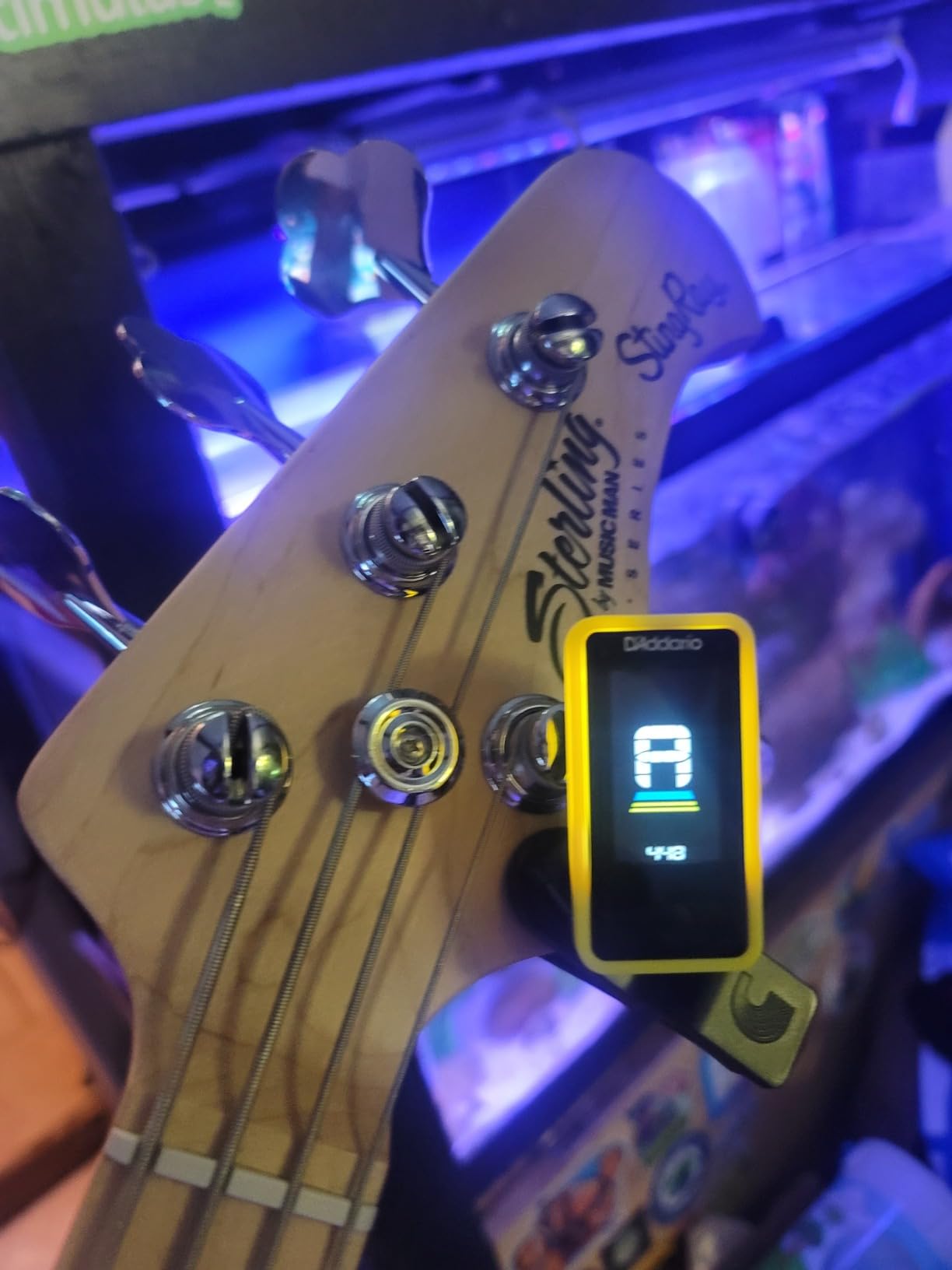 D'Addario Eclipse Headstock Clip-On Guitar Tuner, Black customer photo 1