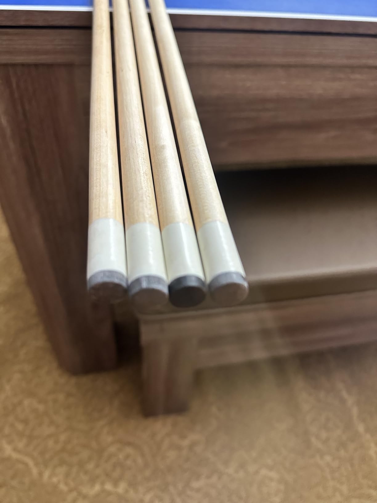 Set of 4 Pool Cues New 58