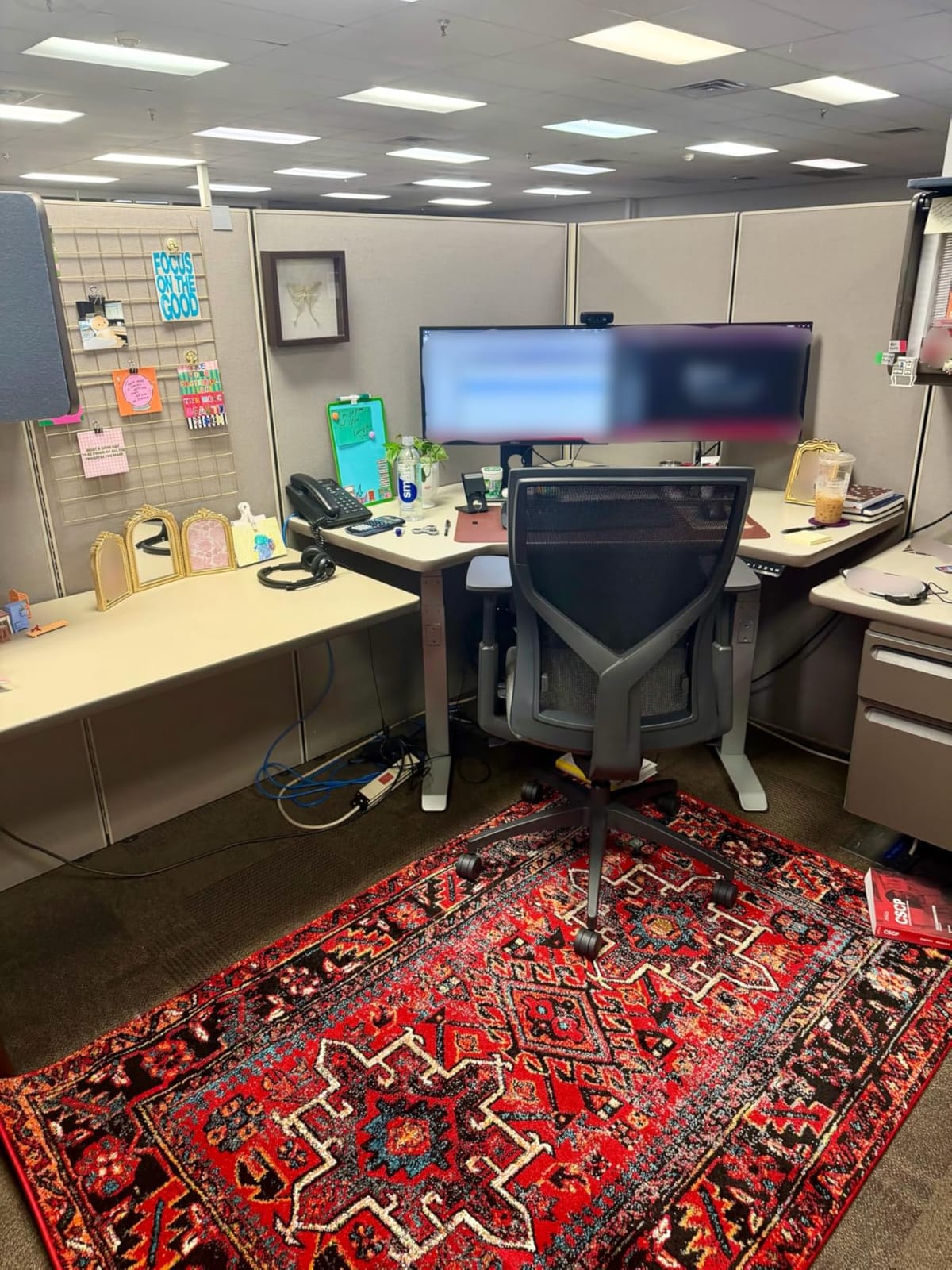 SAFAVIEH Area Rug 8x10 - Vintage Hamadan Collection - Large - Red & Multi, Traditional Persian Design, Non-Shedding & Easy to Clean, Ideal for Living Room, Bedroom, Dining Space (VTH211A) customer photo 1