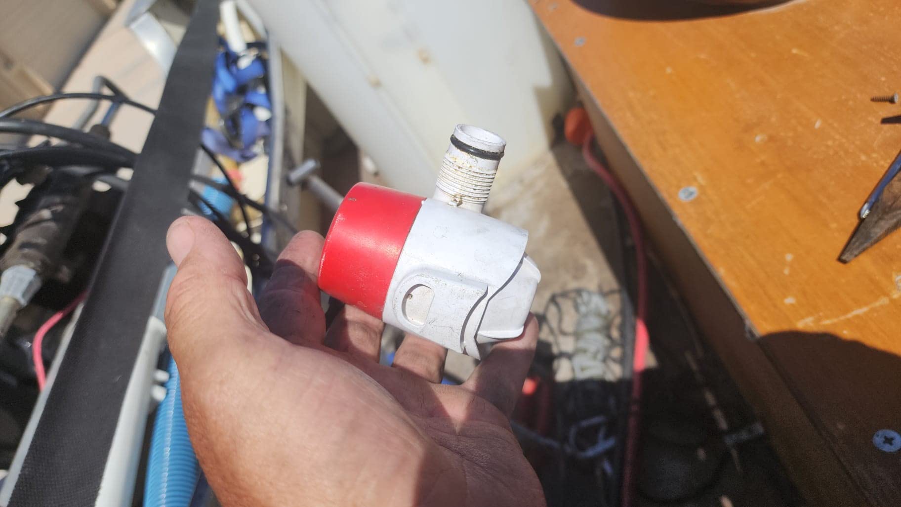 Rule 25DA, Standard Bilge Pump, Non-Auto, Submersible,500 GPH, 12V customer photo 2