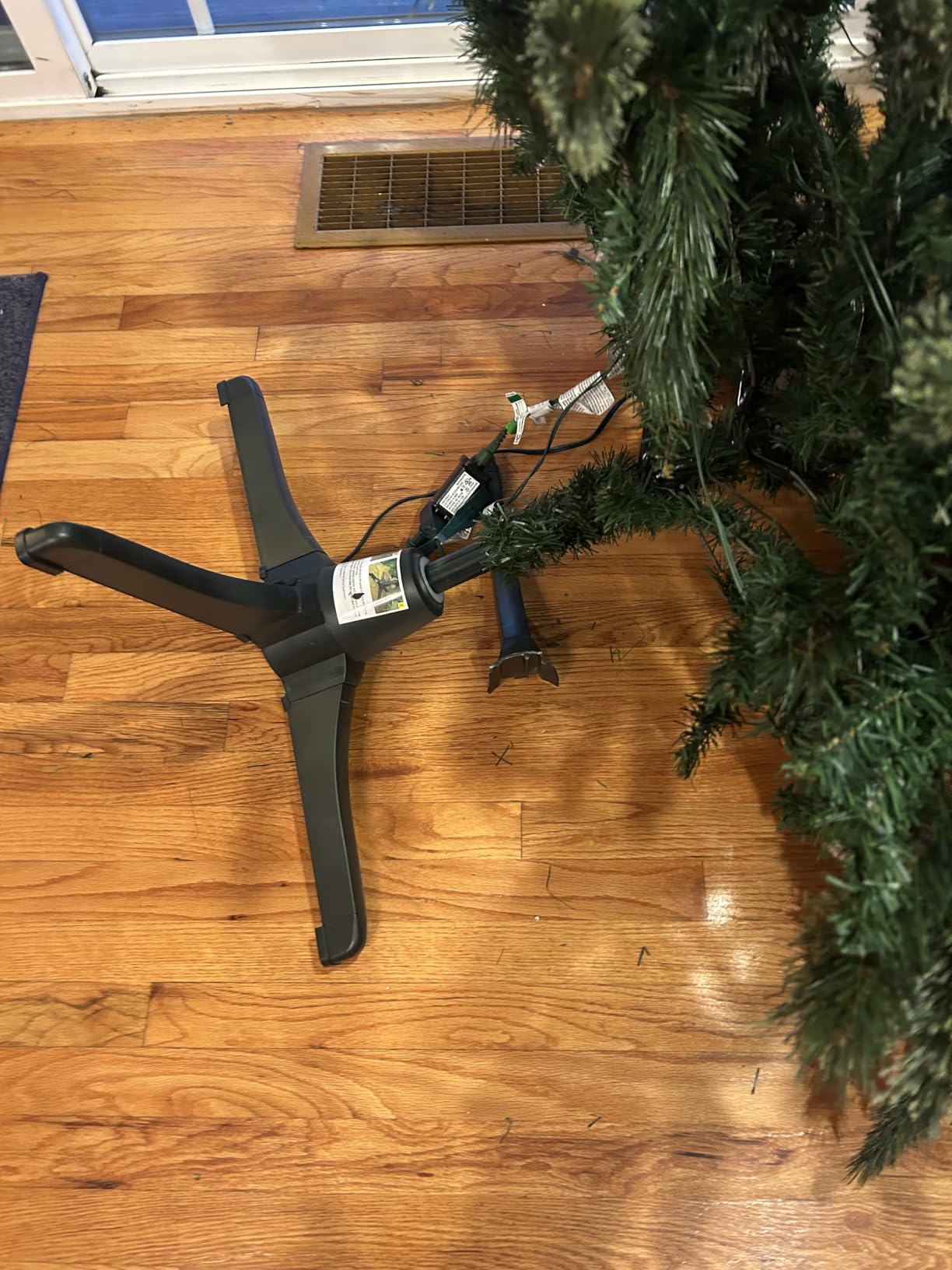 Puleo International Rotating Tree Stand for Artificial Christmas Tree customer photo 1