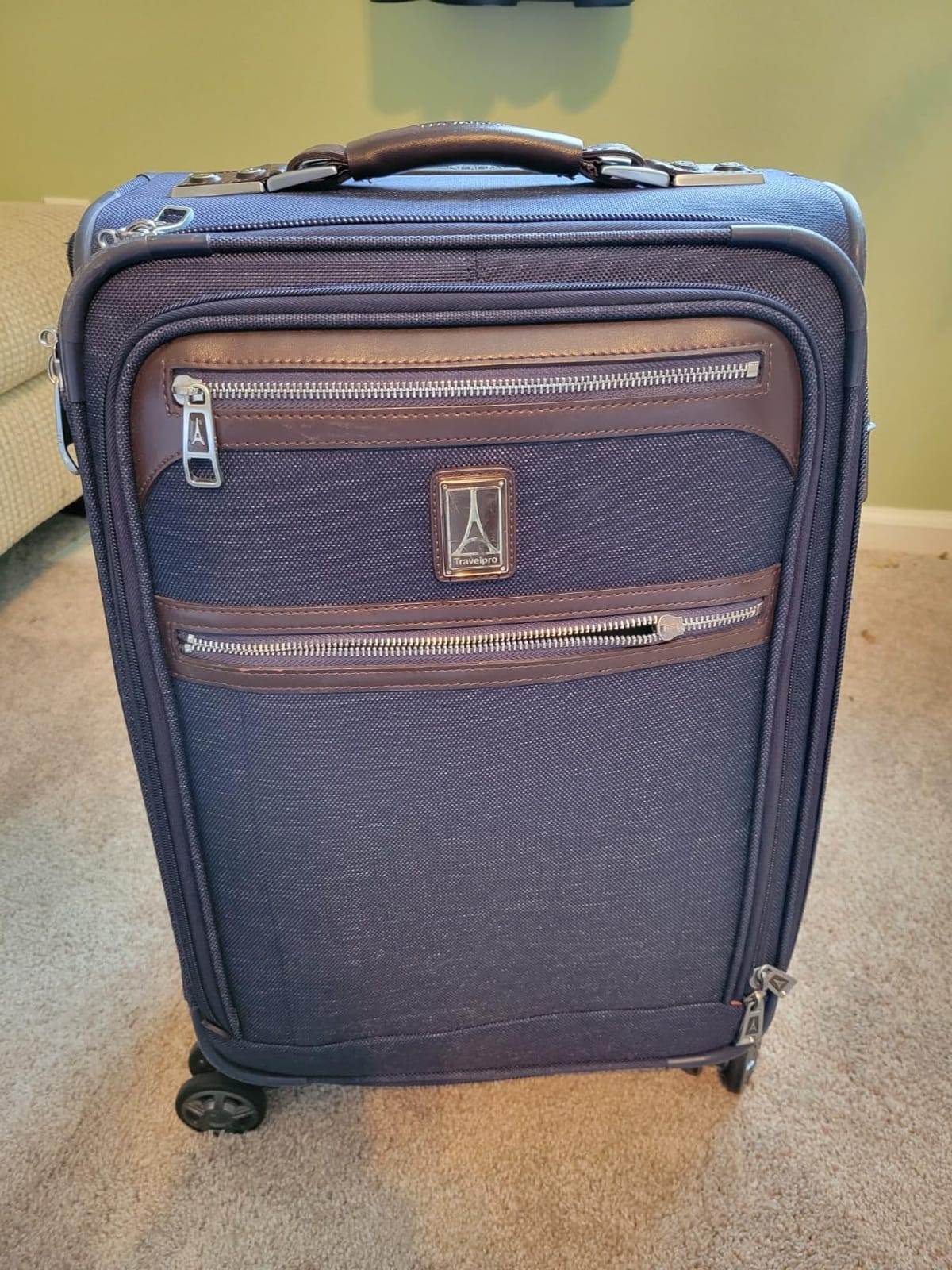 Travelpro Platinum Elite Checked Luggage Spinner, Black, 29-Inch customer photo 1