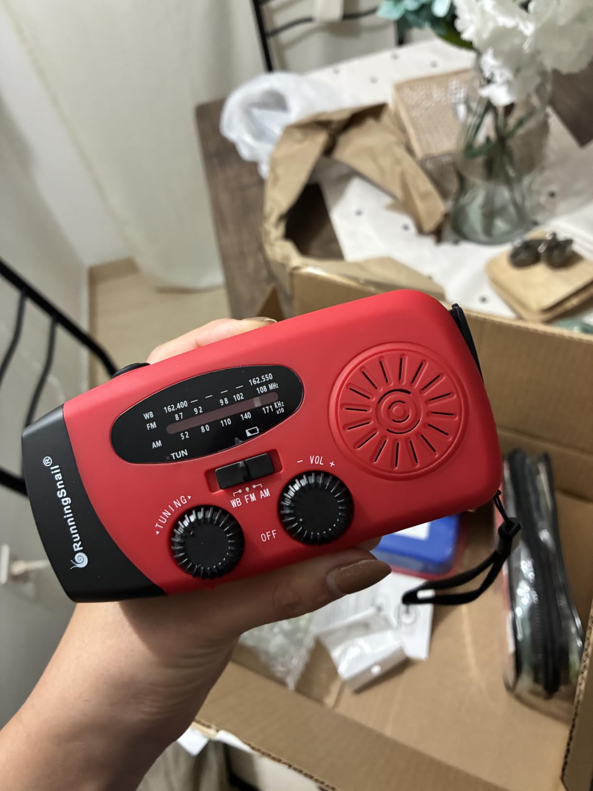 Hand Crank Radio with LED Flashlight,2000mAh NOAA AM FM Emergency Radio customer photo 2