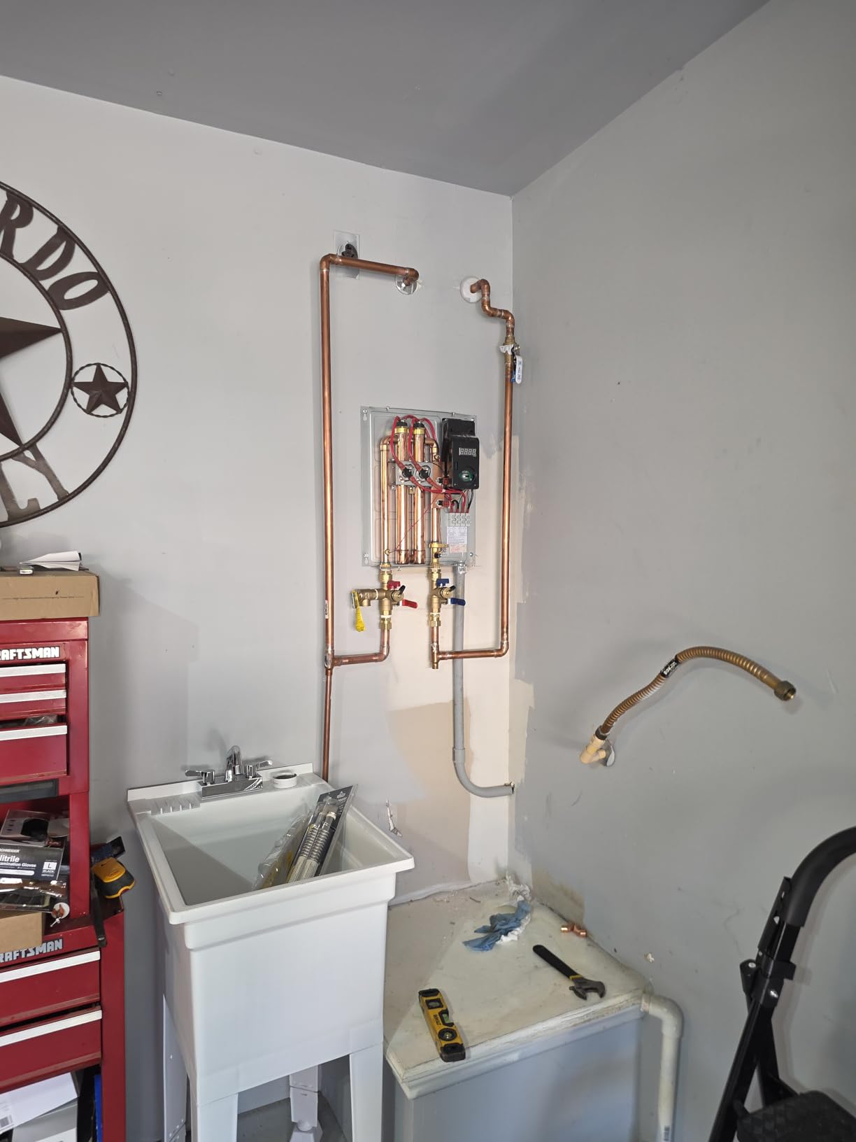 Rheem 18kW 240V Tankless Electric Water Heater, Gray customer photo 2