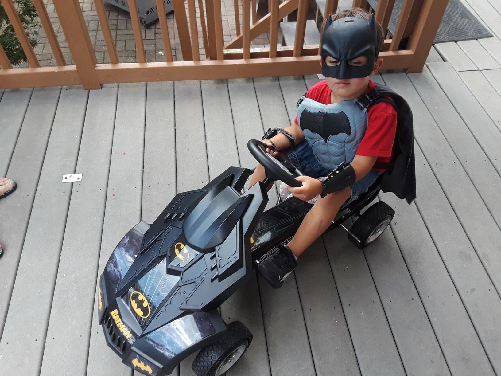 hauck Batmobile Pedal Go Kart, Superhero Ride-On Car for Kids, Black customer photo 1