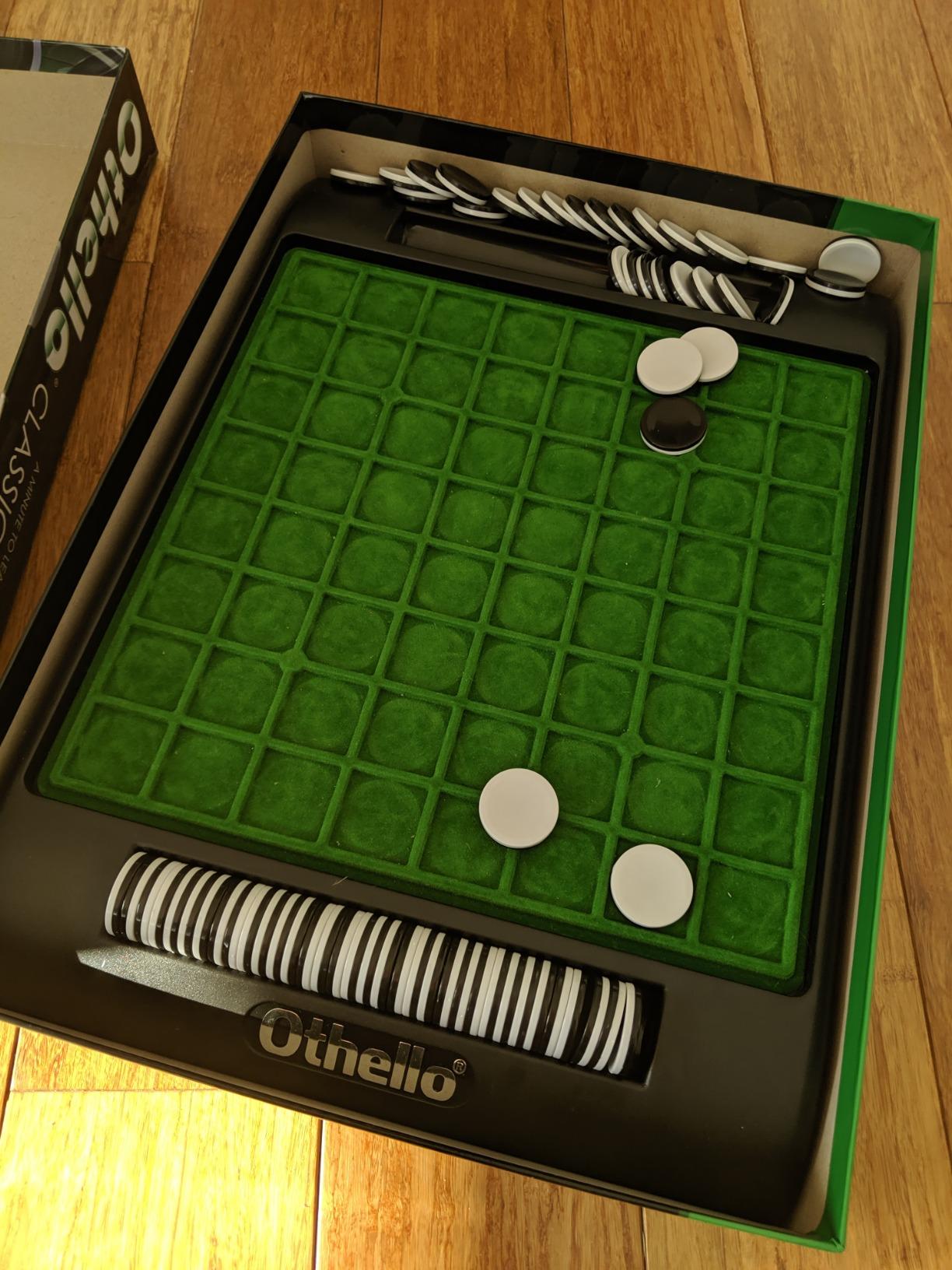 Ravensburger Othello - Classic Strategy Board Game for 2 Players - Easy to Learn, Hard to Master - Fast-Paced Family Fun - Ages 8+ customer photo 2