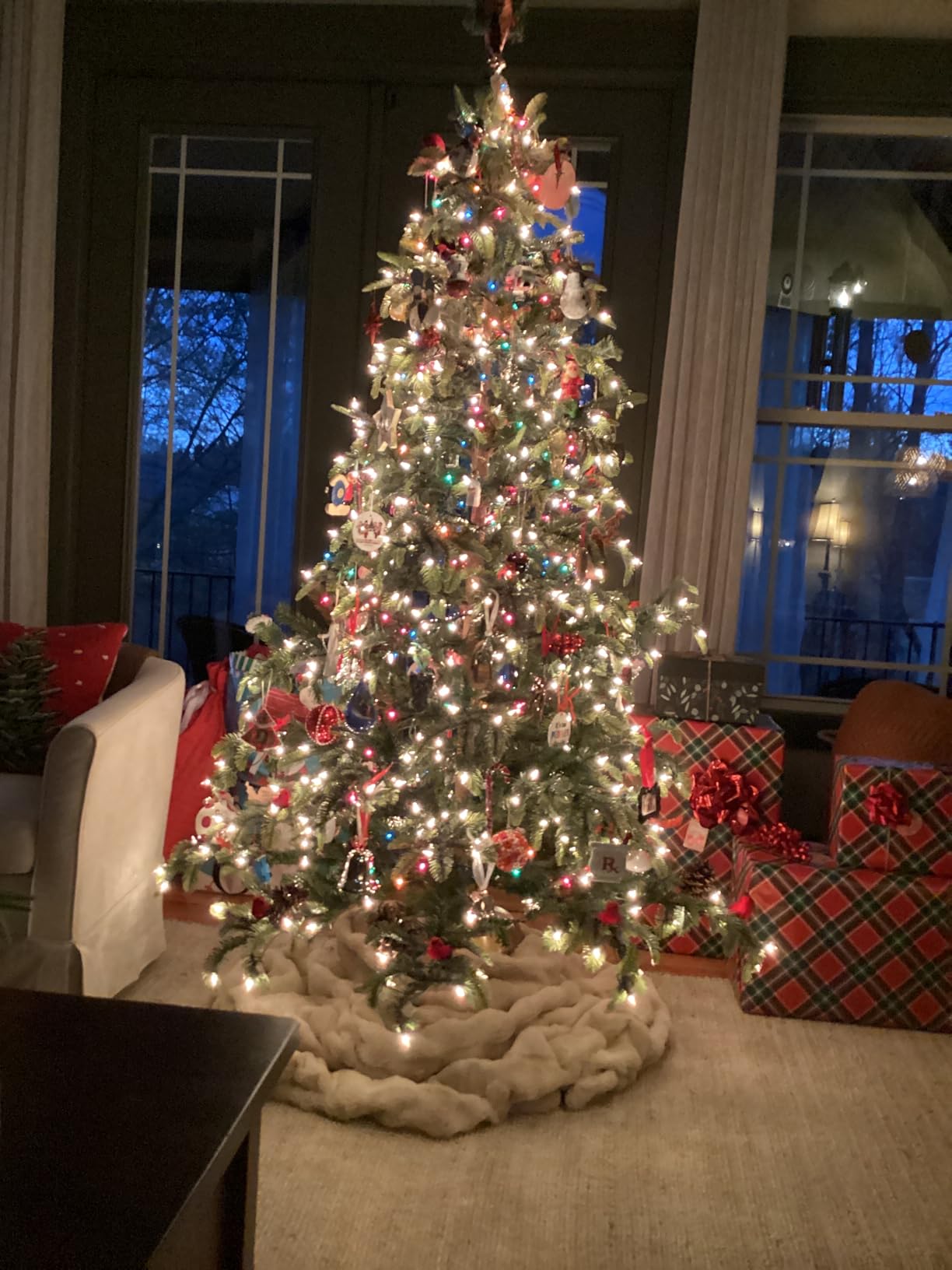 Puleo International 7.5ft Pre-Lit Aspen Fir Artificial Christmas Tree customer photo 2