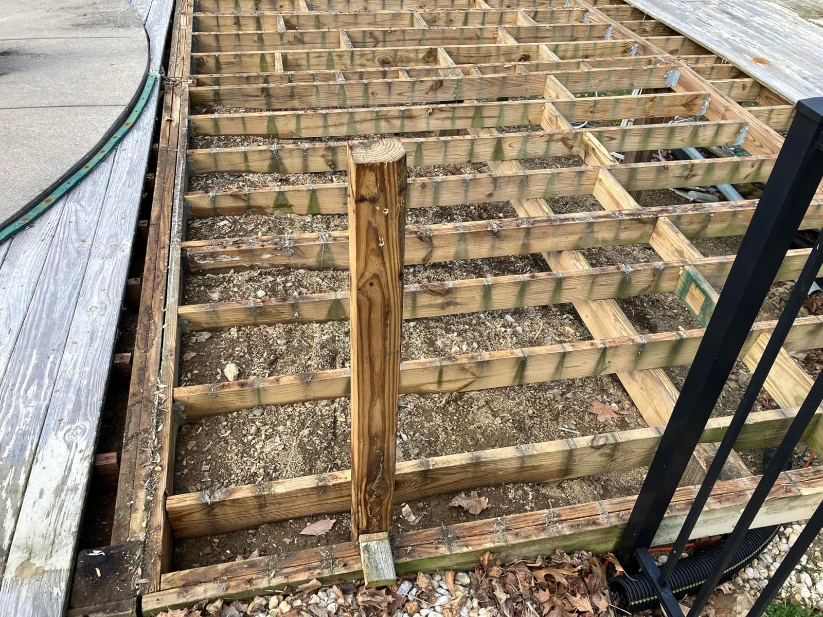 The Original Deck Wrecker Deck Board Removal Tool. Heavy-Duty Professional-Grade Pry Bar Engineered for Power & Efficiency. Trusted by Professionals for Their Toughest Jobs customer photo 2
