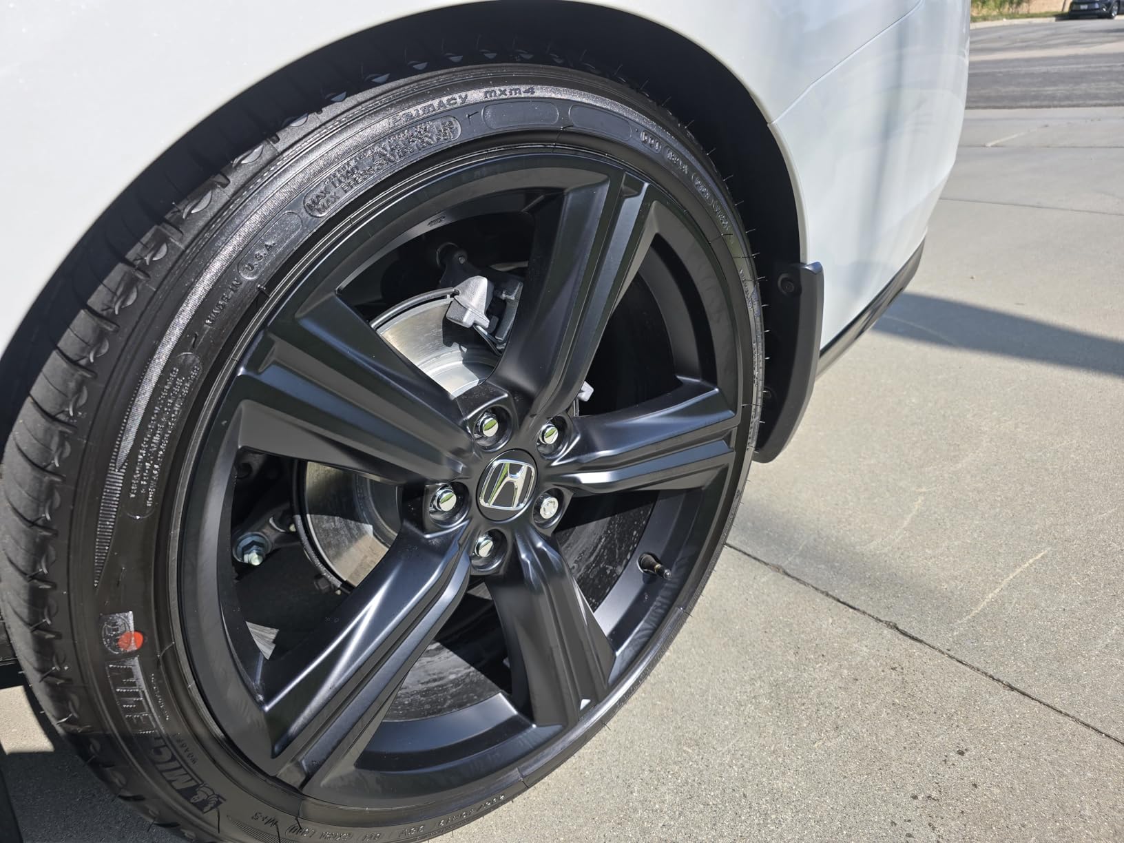 CAR GUYS Tire Shine Spray - The Perfect Deep Black Shine - Long Lasting Car Tire Dressing - No Sling & Dry to Touch - 18 Oz Kit with Applicator customer photo 1