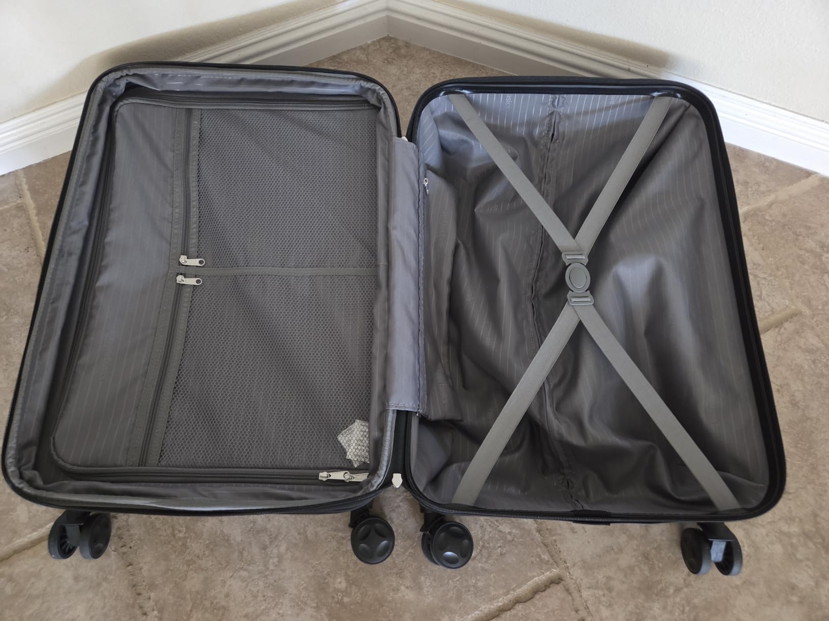 Amazon Basics 3-Piece Hardshell Luggage Set (21