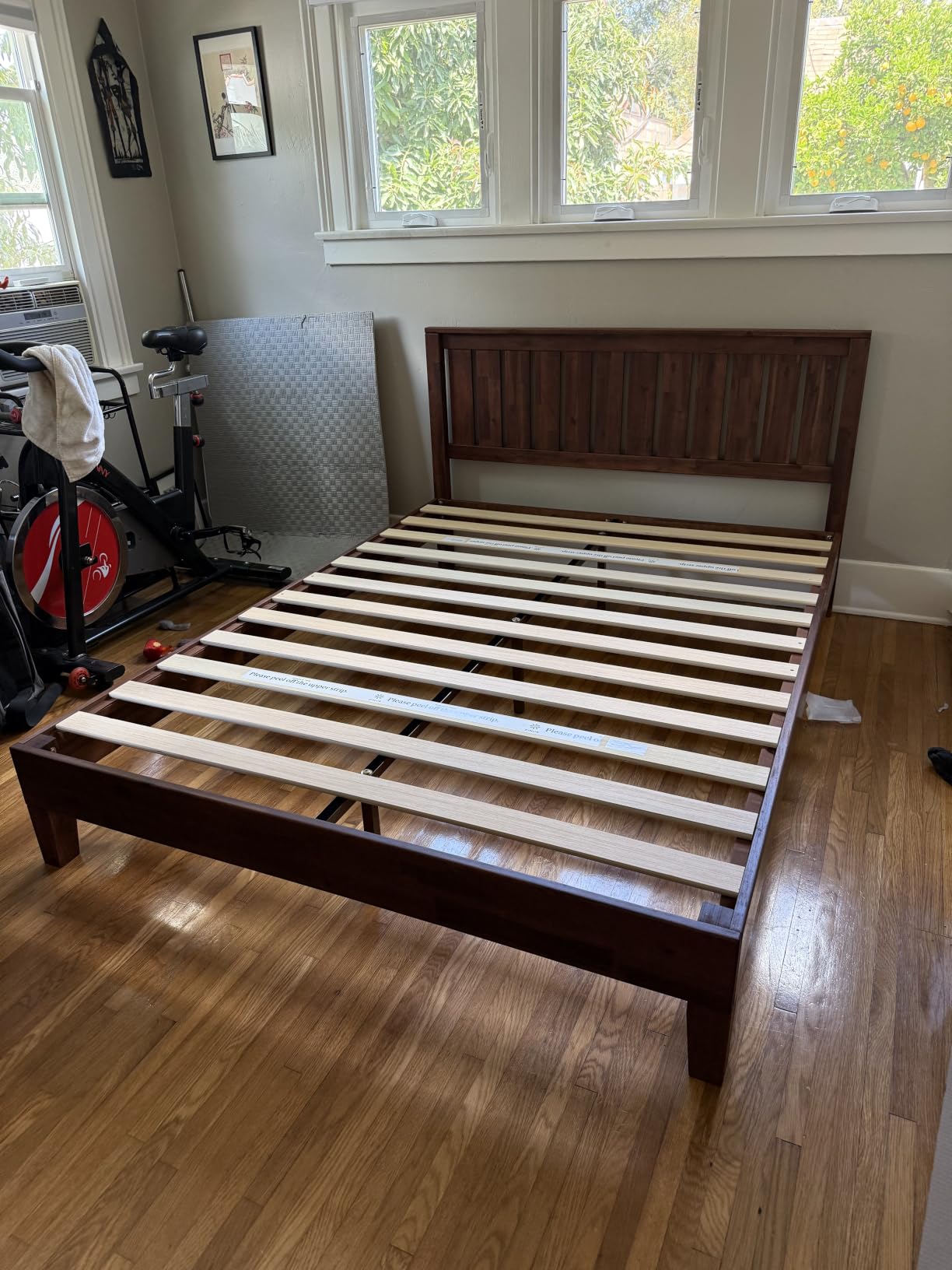 Zinus Vivek Deluxe Wood Platform Bed Frame with Headboard, King customer photo 1