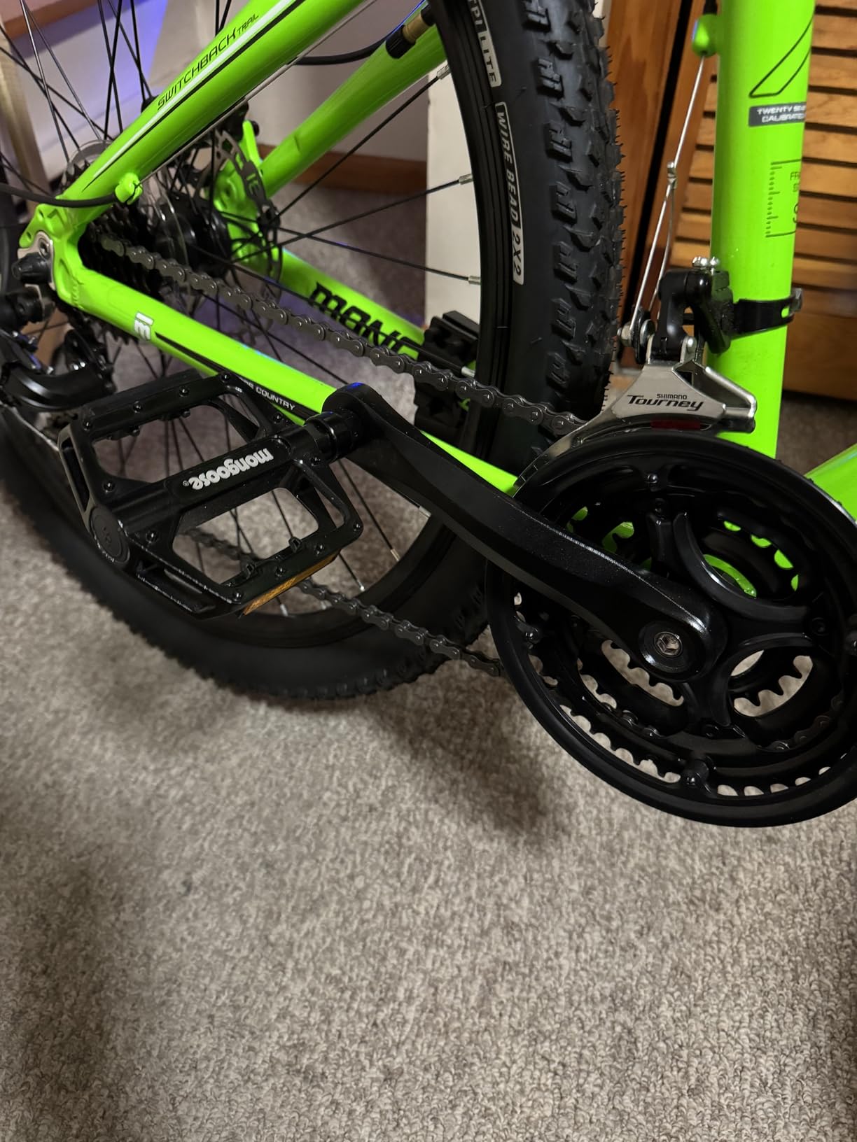 Mongoose Mountain Bike Pedals, Black, Set of 2, Lightweight and Durable Alloy Stands Up to Tough Riding, with Reflectors, Fits 1/2